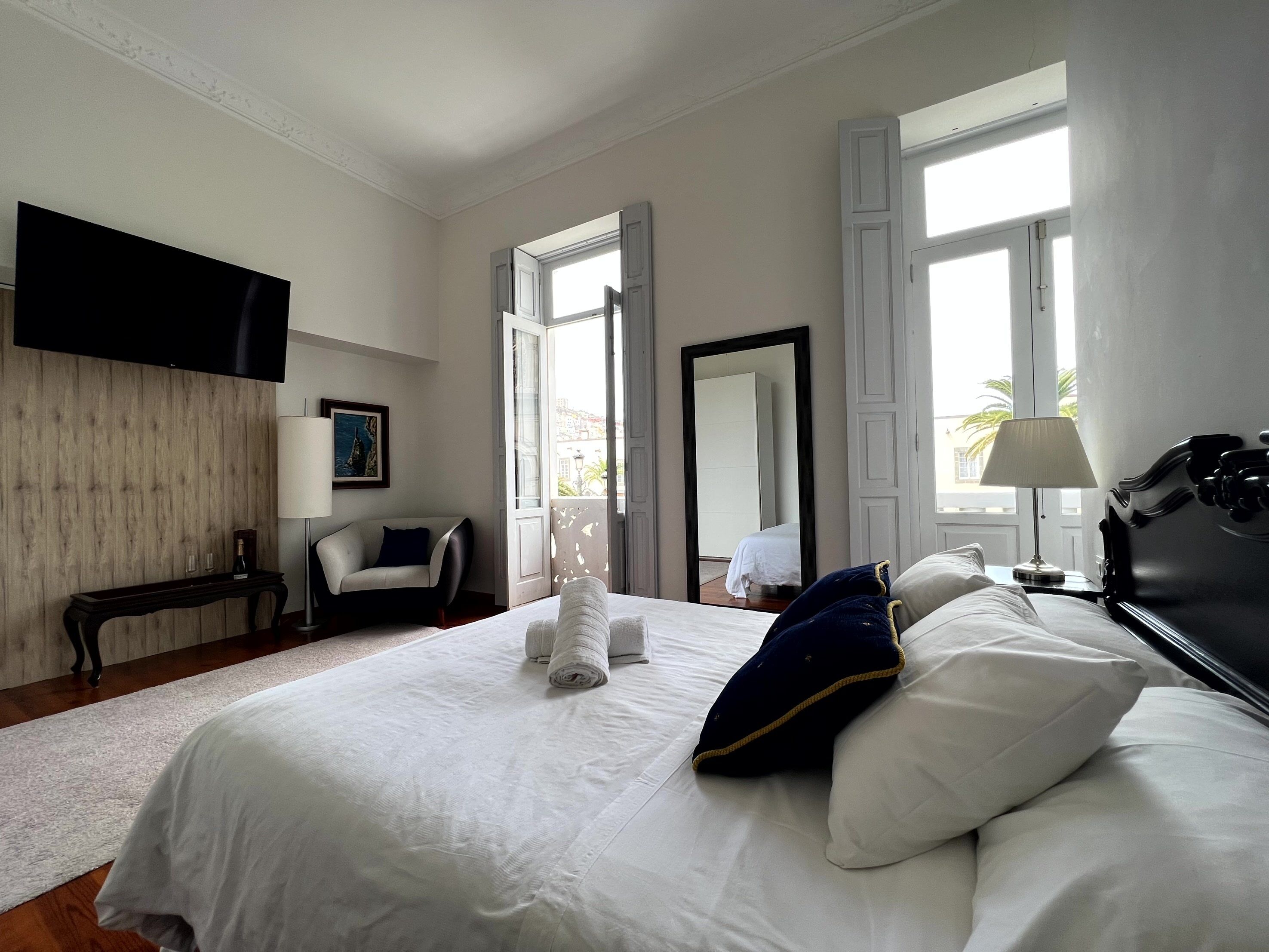 Santa Ana Suite & Rooms