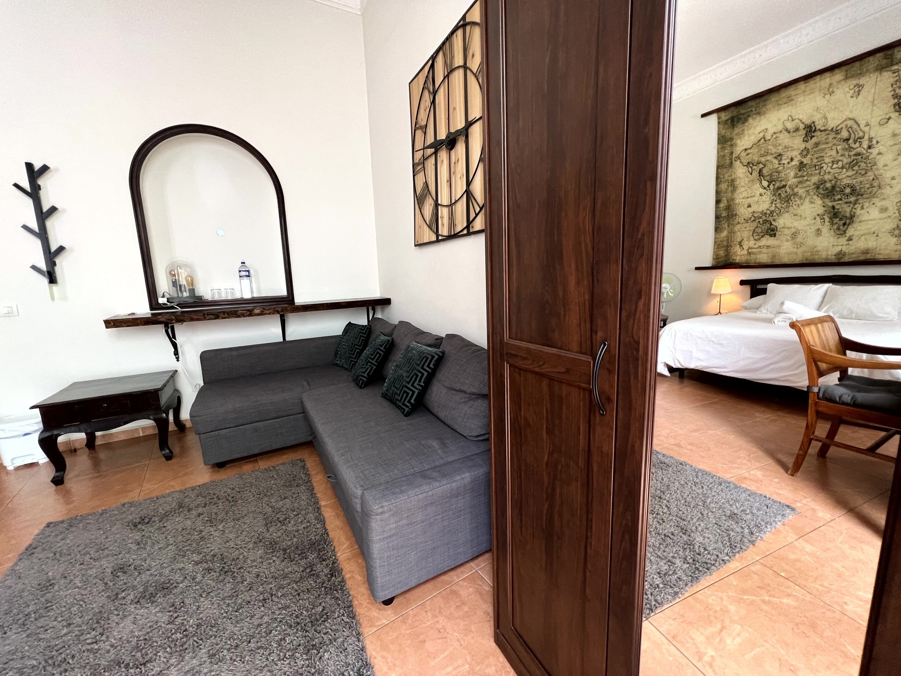 Santa Ana Suite & Rooms