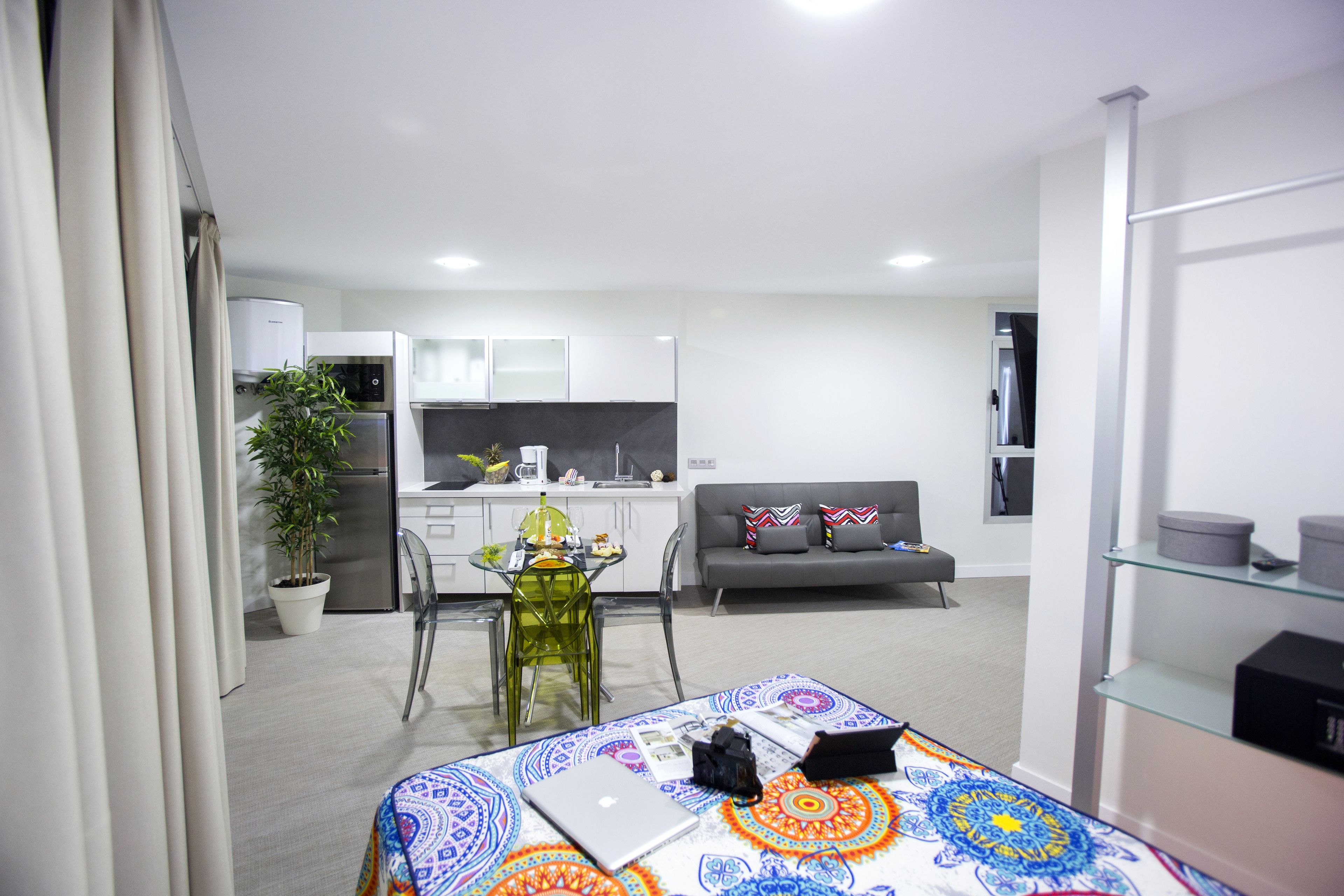 Valentina Beach Apartments & Suites