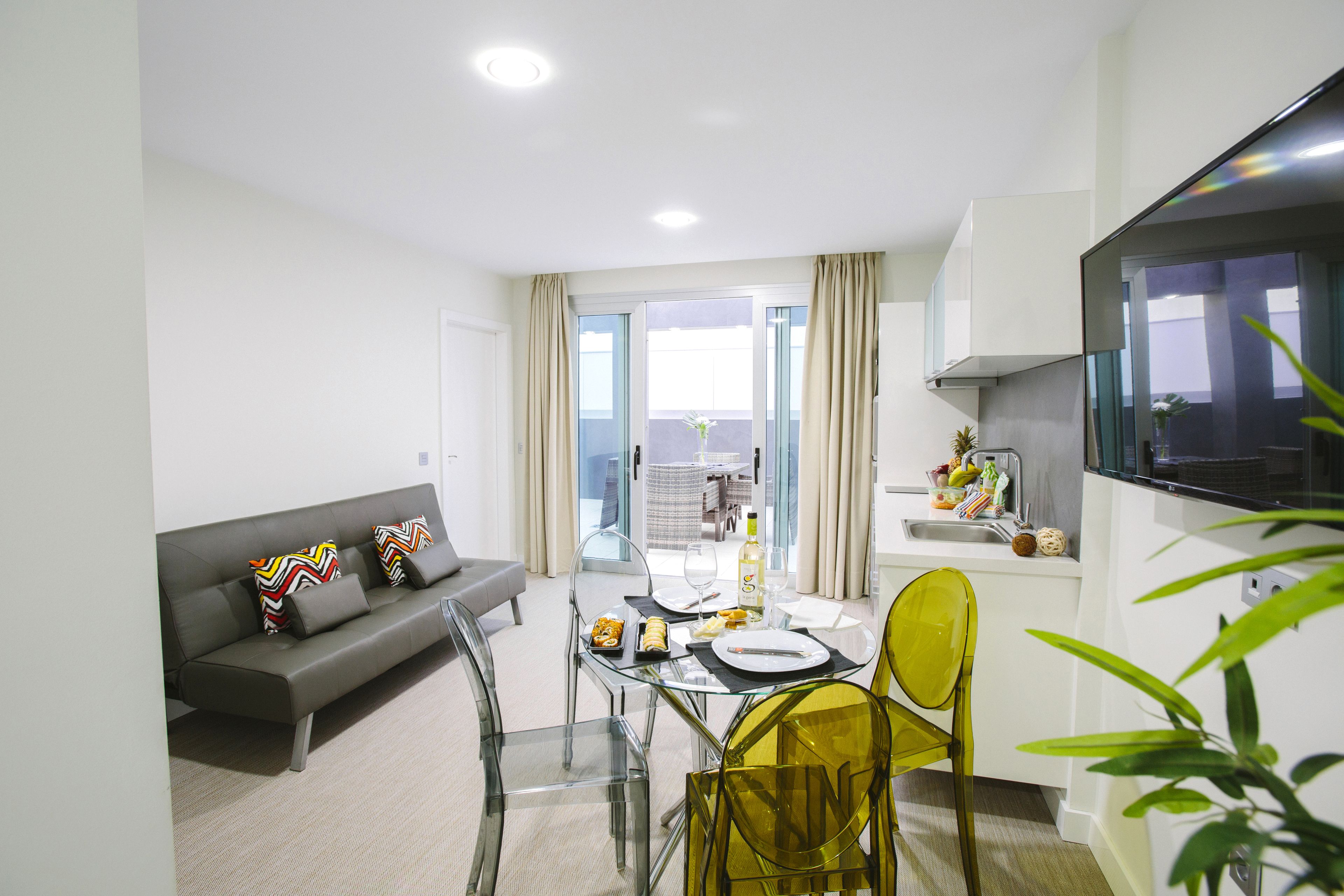 Valentina Beach Apartments & Suites