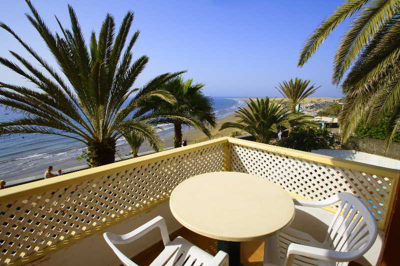 Las Tejas Apartments