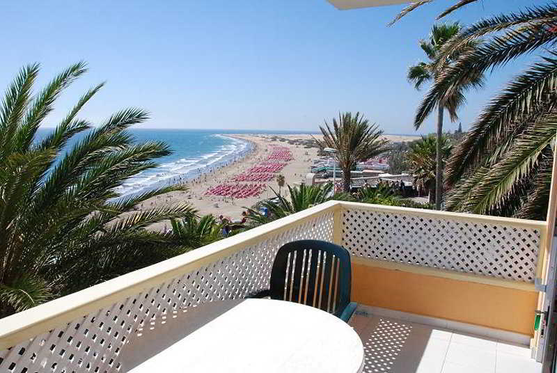 Las Tejas Apartments