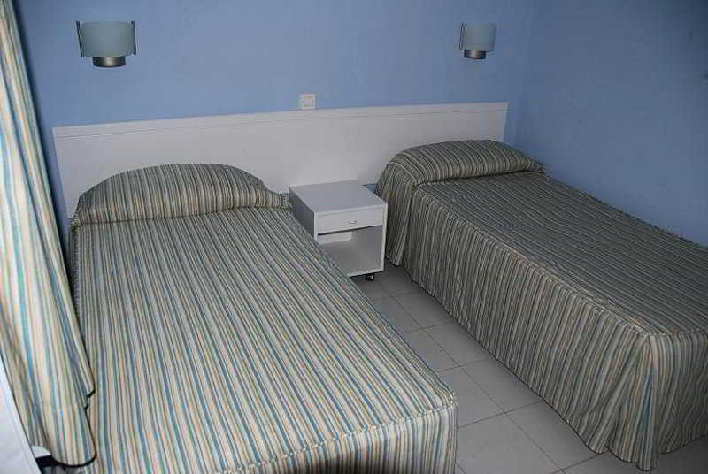 Las Tejas Apartments