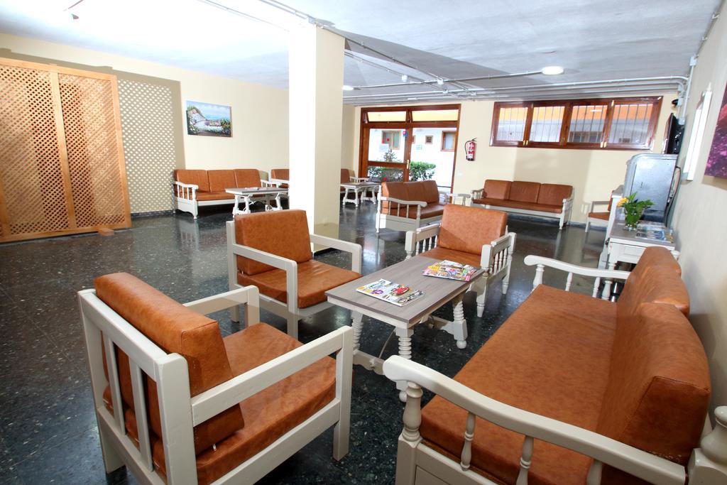 Apartamentos Strelitzias