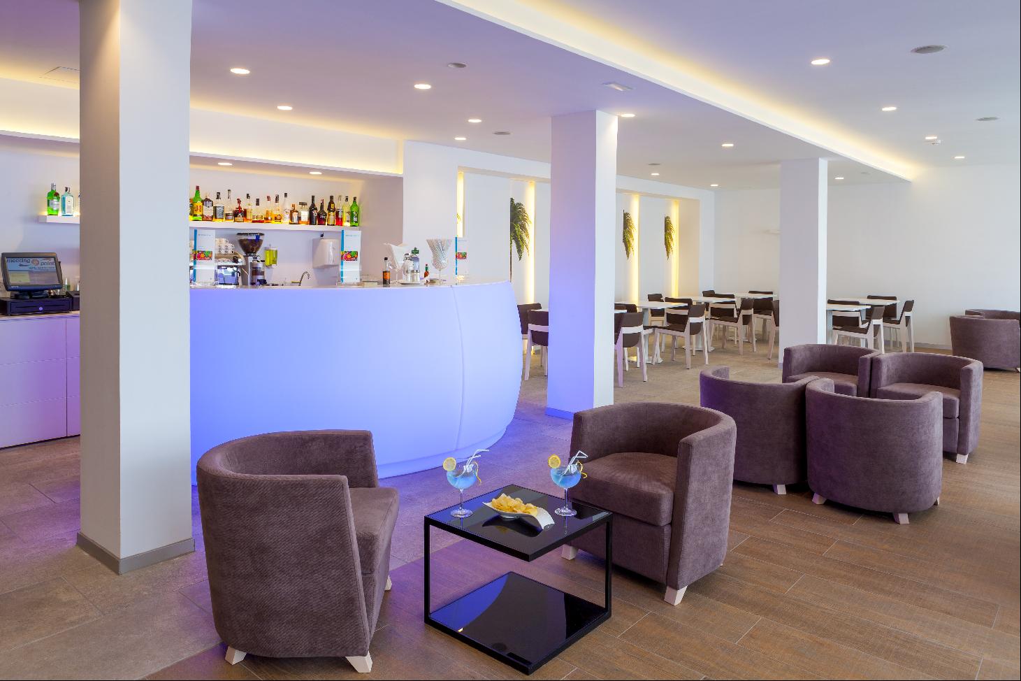 Akeah Broncemar Maspalomas