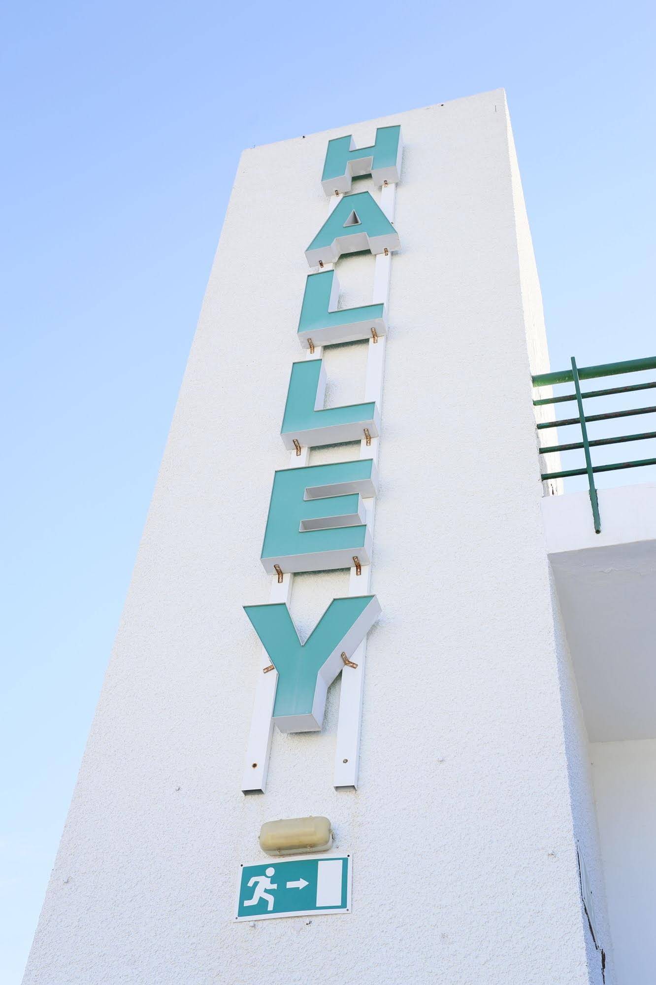 Halley Apartments