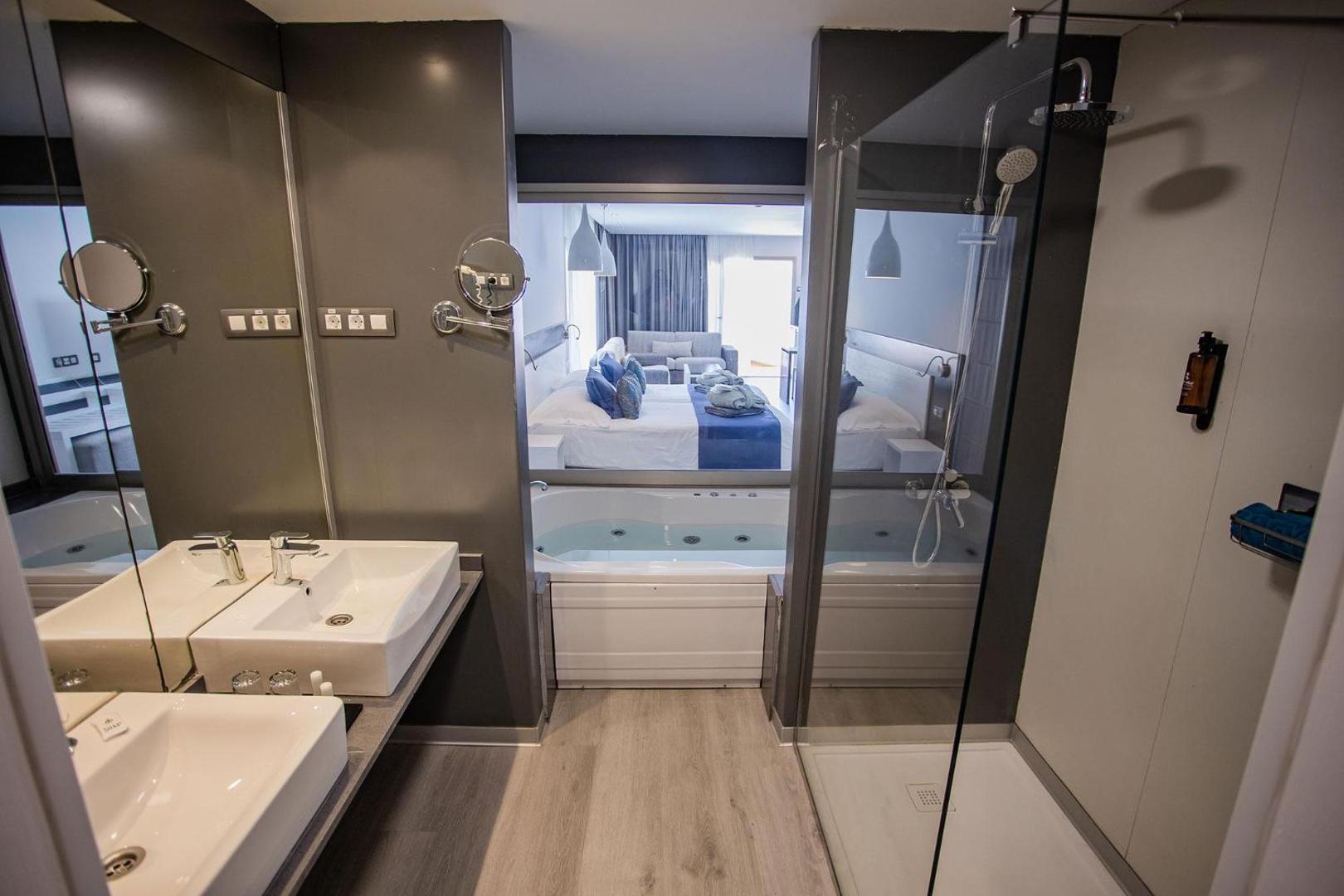 Servatur Casablanca Suites & Spa