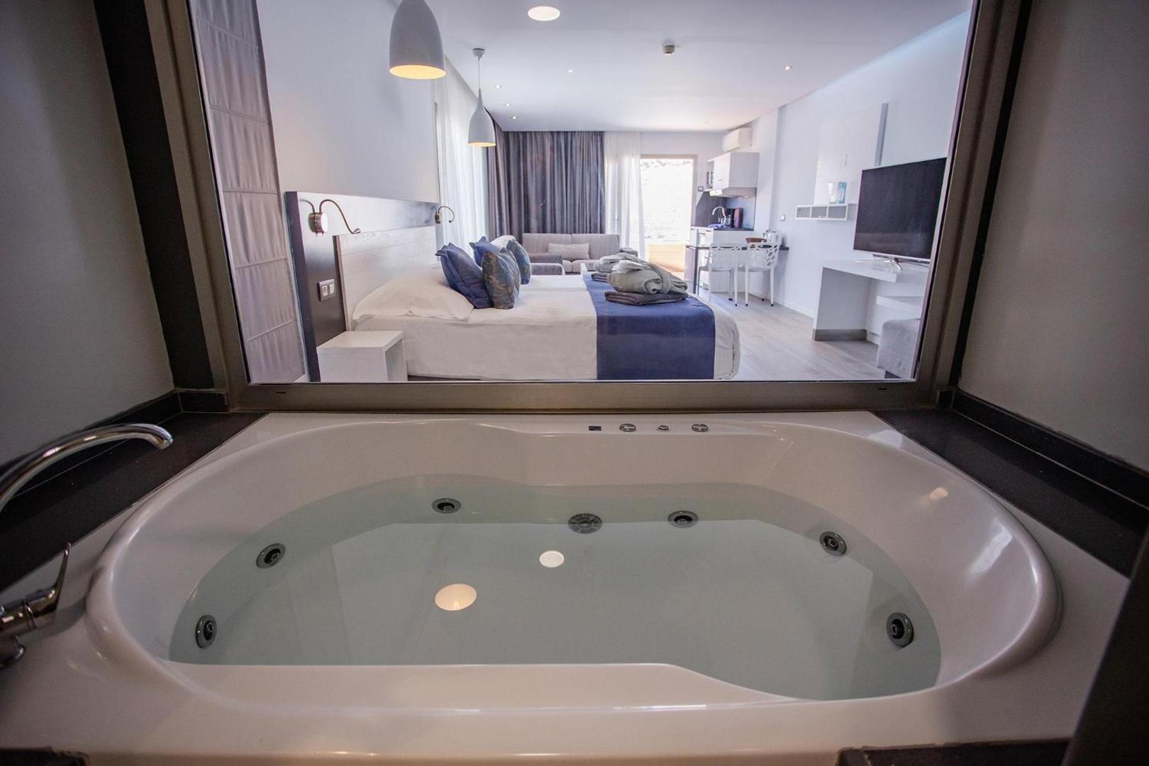 Servatur Casablanca Suites & Spa