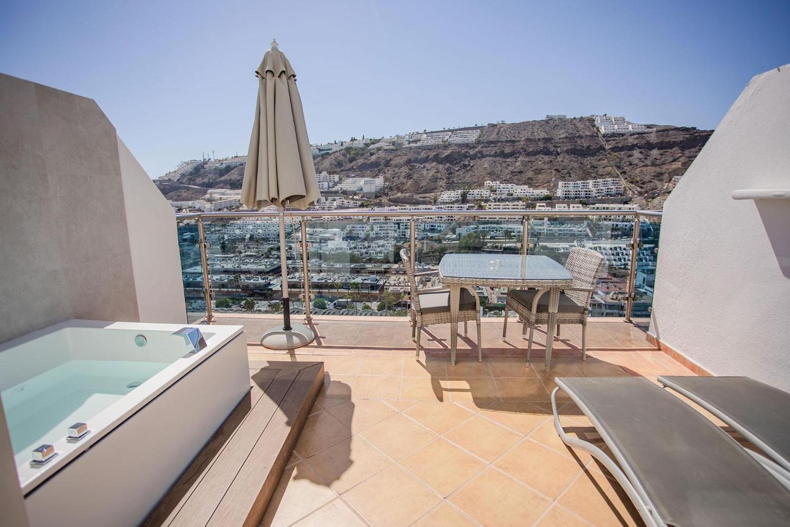 Servatur Casablanca Suites & Spa