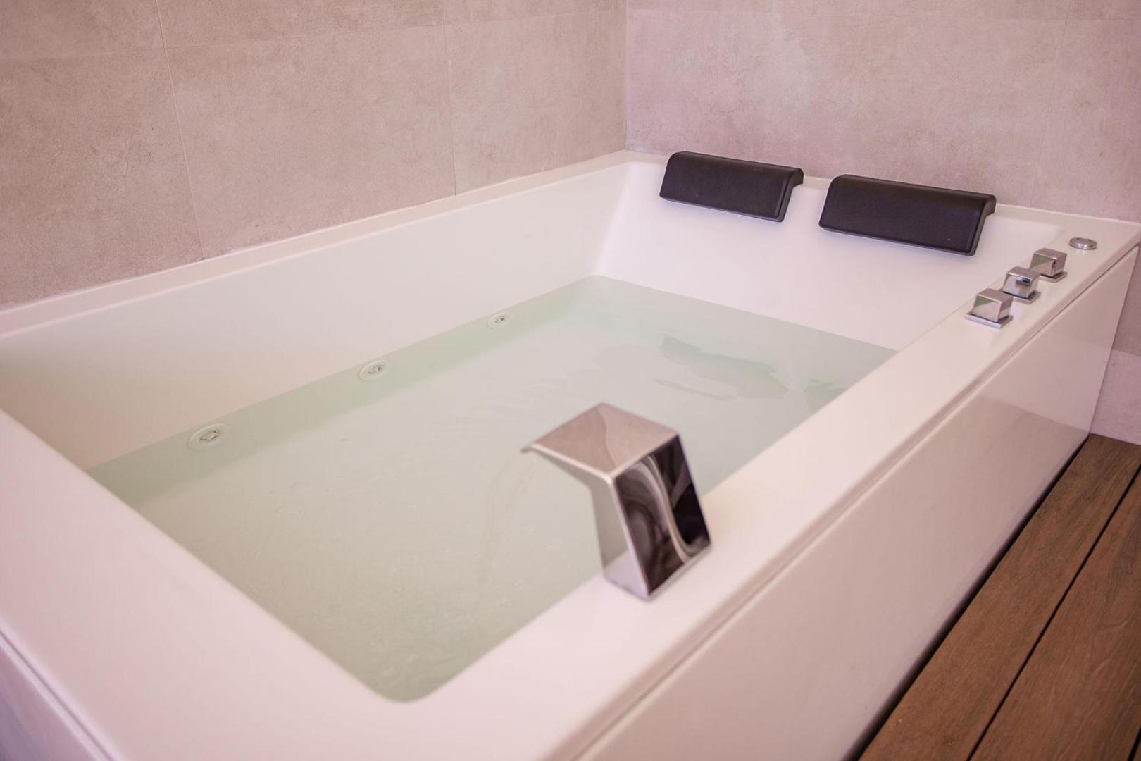 Servatur Casablanca Suites & Spa