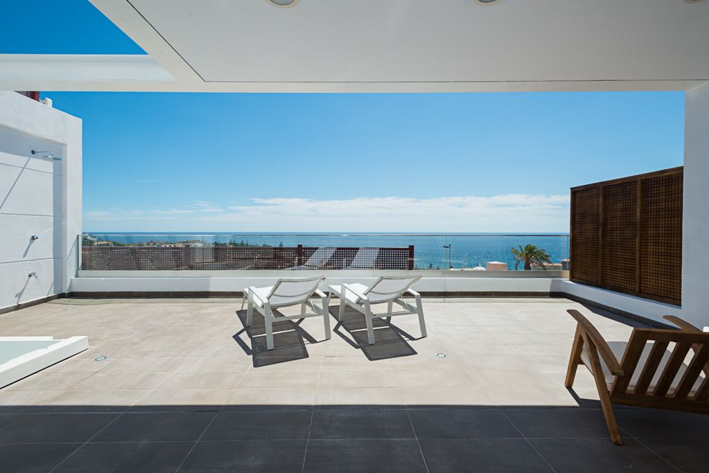 Altos de la Gloria Beach Apartments