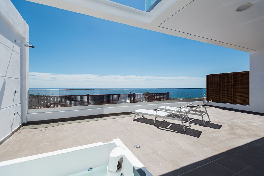 Altos de la Gloria Beach Apartments