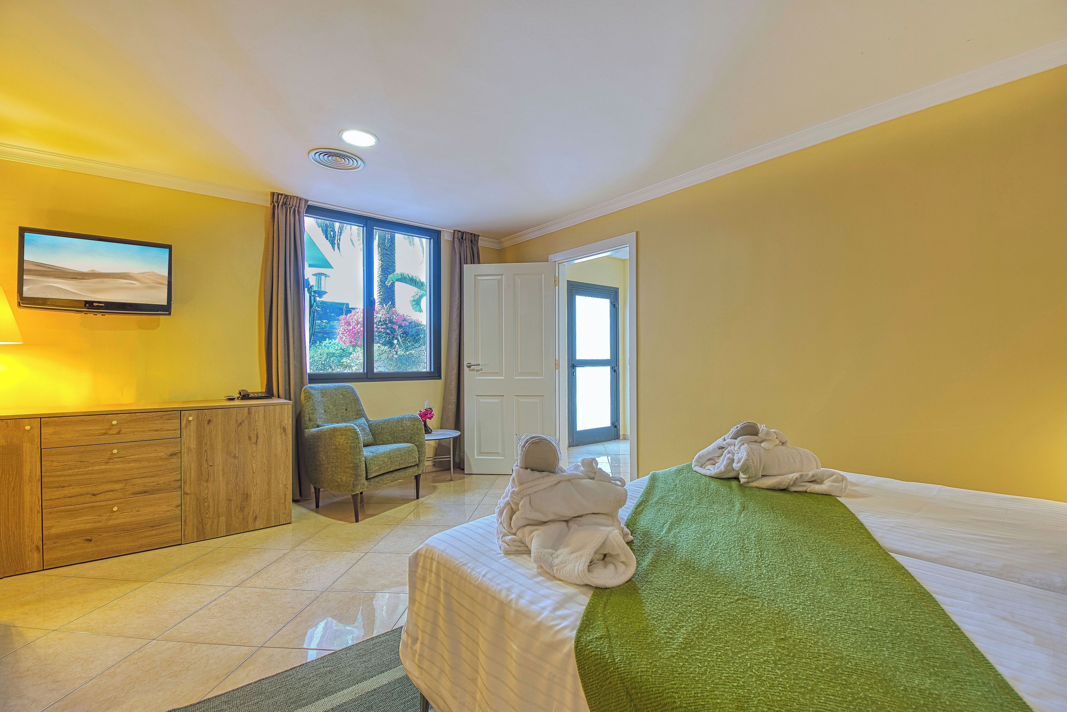 Casa León Royal Retreat