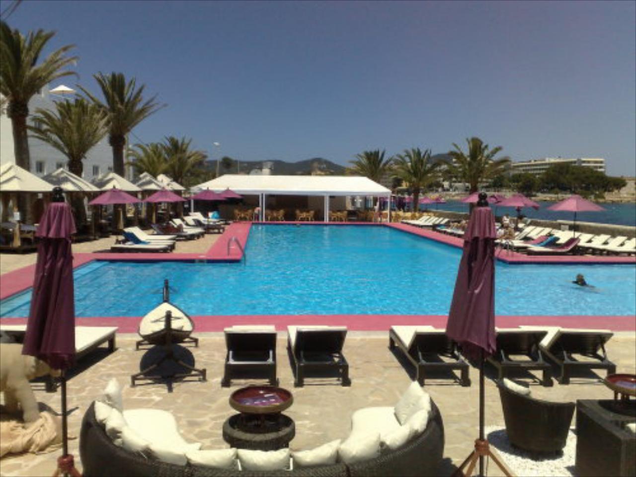 Jacaranda Apartments