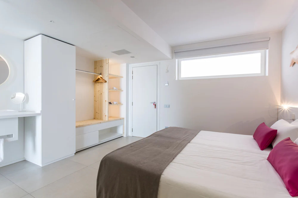 One Ibiza Suites