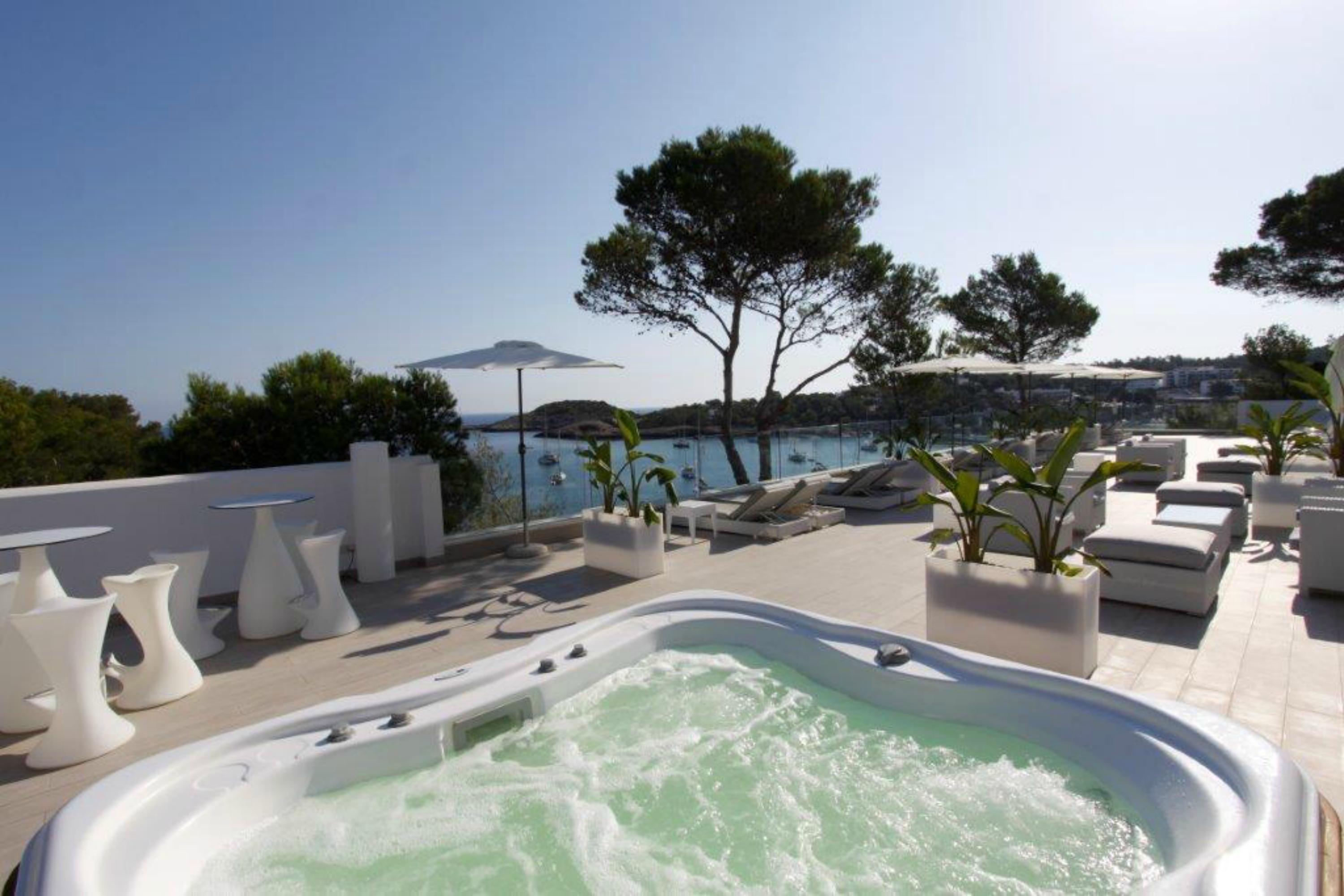 BG Hotel Portinatx Beach Club