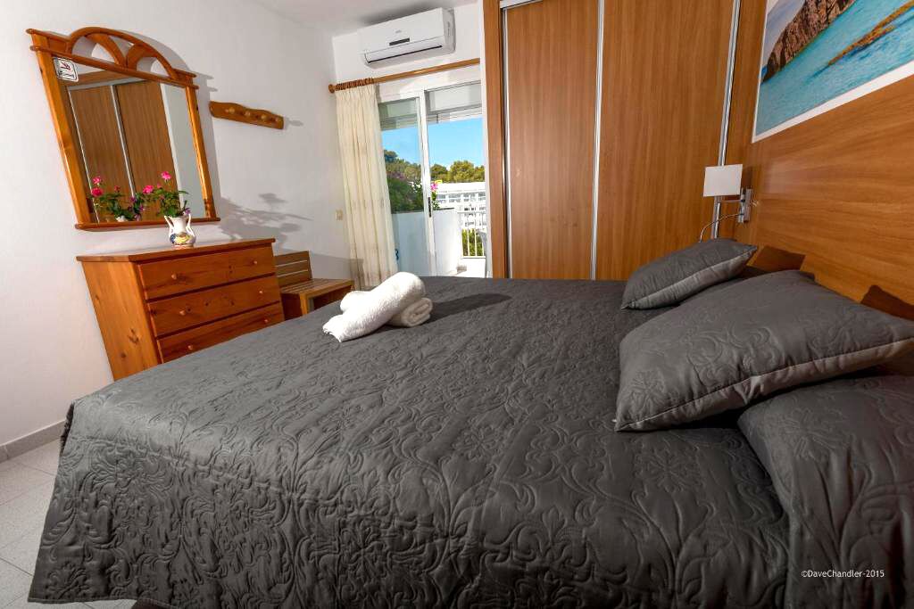 Es Puet Blanc By Flats Friends