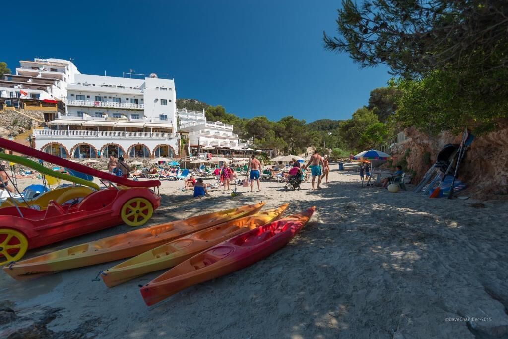 Es Puet Blanc By Flats Friends