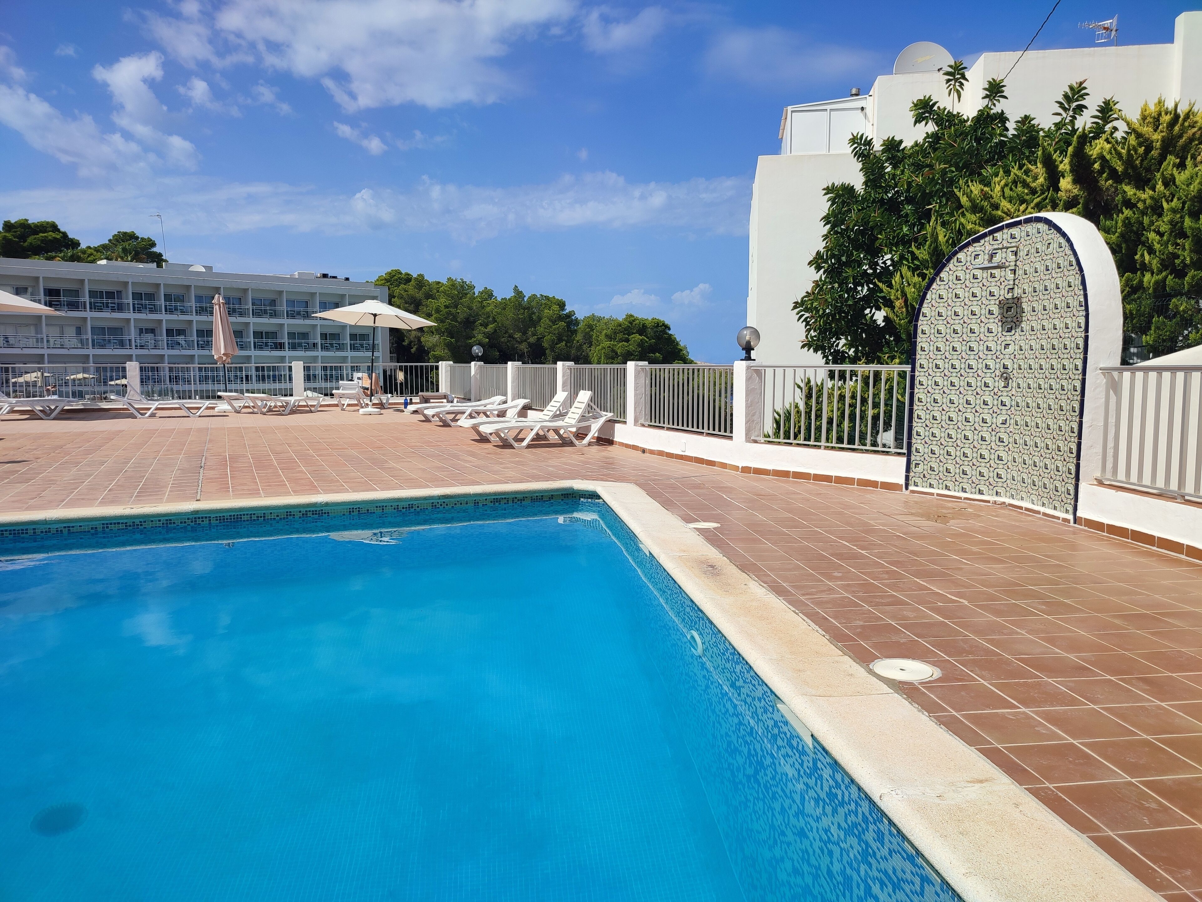 Es Puet Blanc By Flats Friends