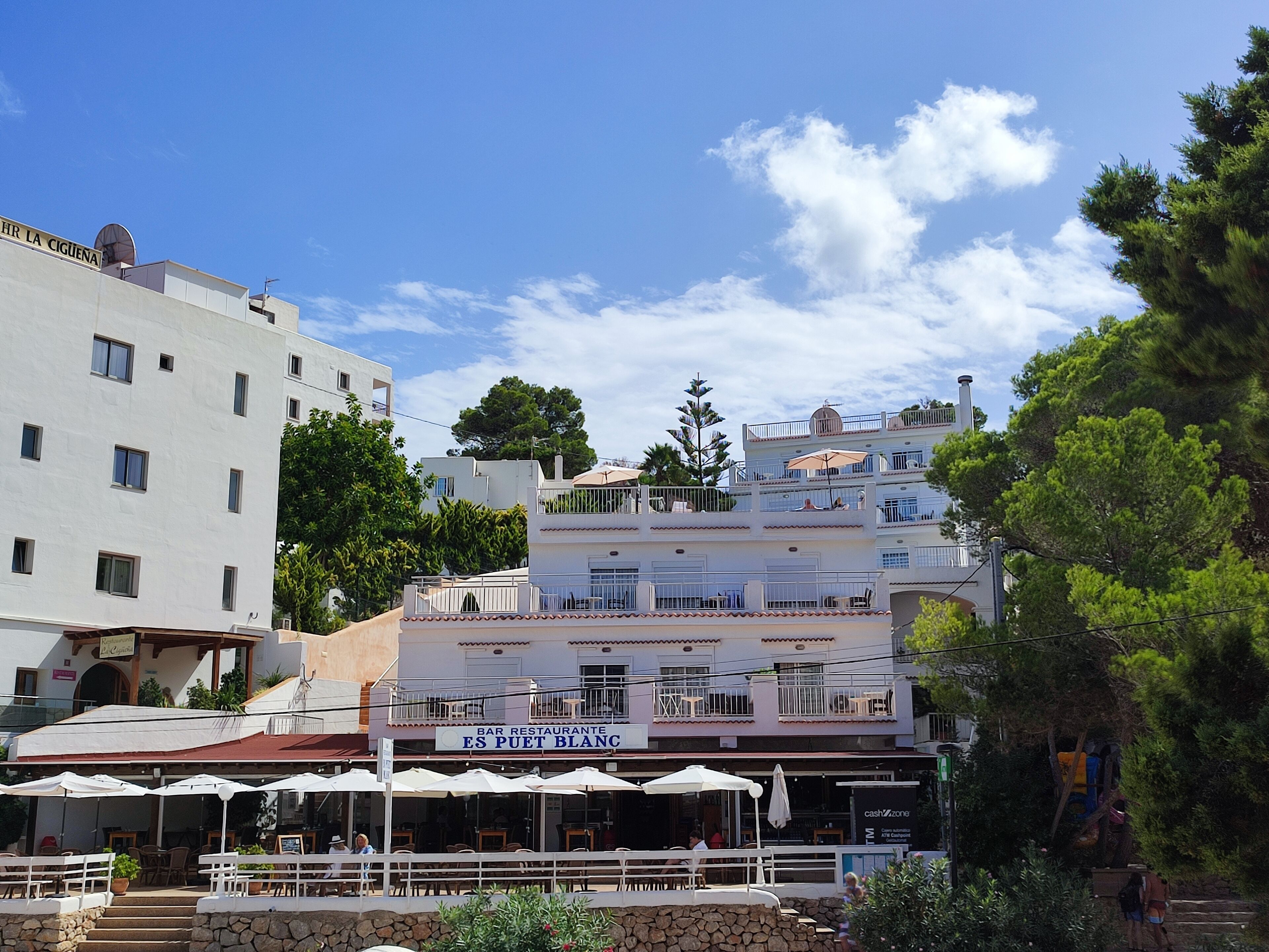 Es Puet Blanc By Flats Friends