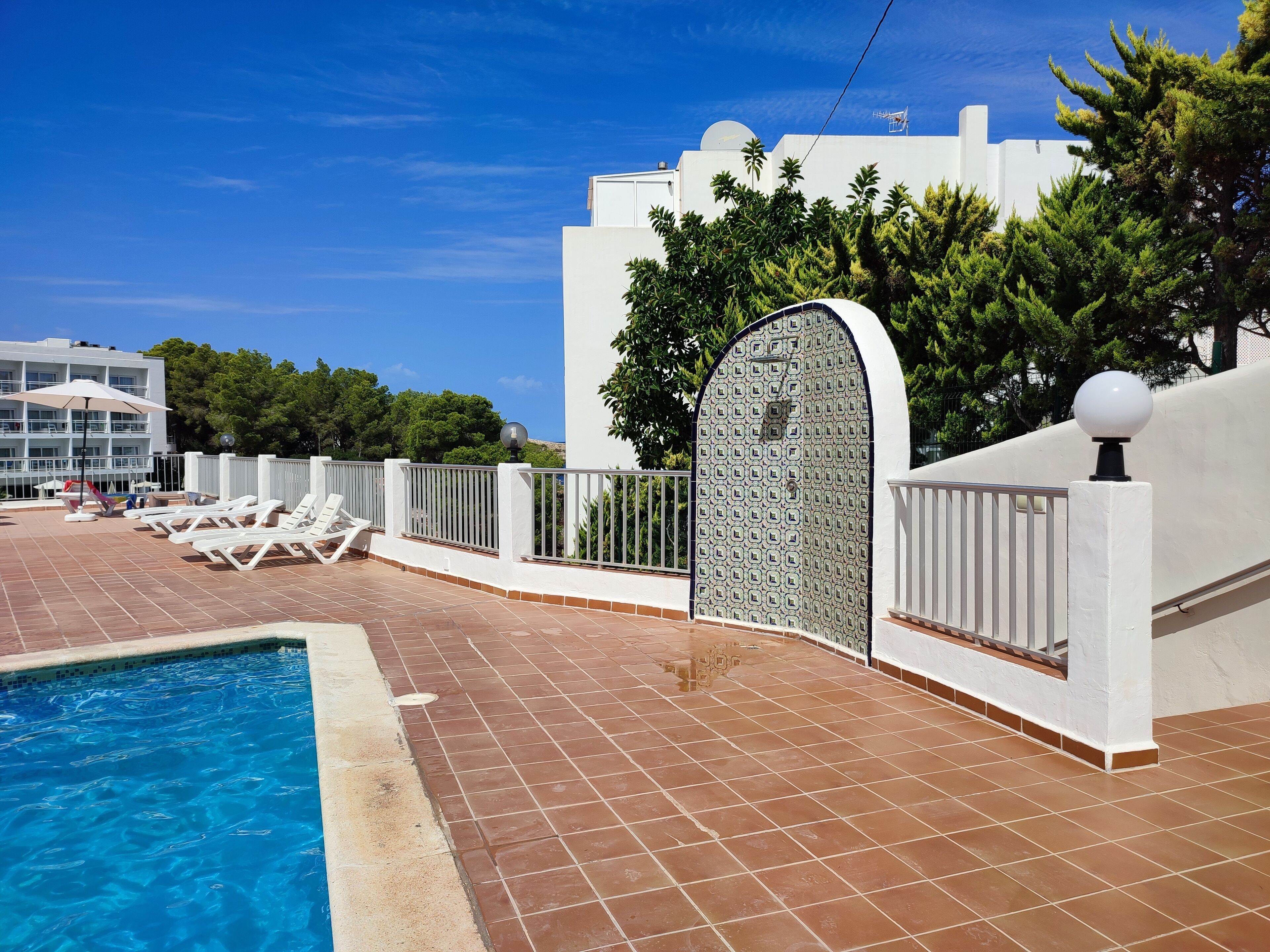 Es Puet Blanc By Flats Friends