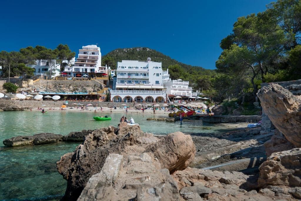 Es Puet Blanc By Flats Friends