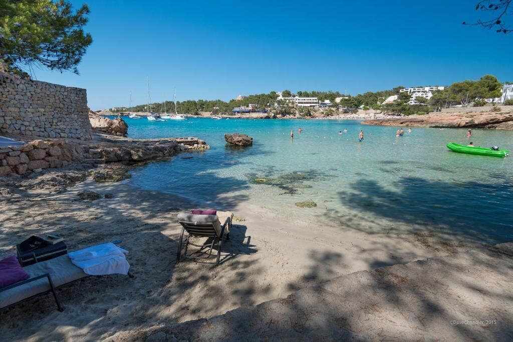 Es Puet Blanc By Flats Friends