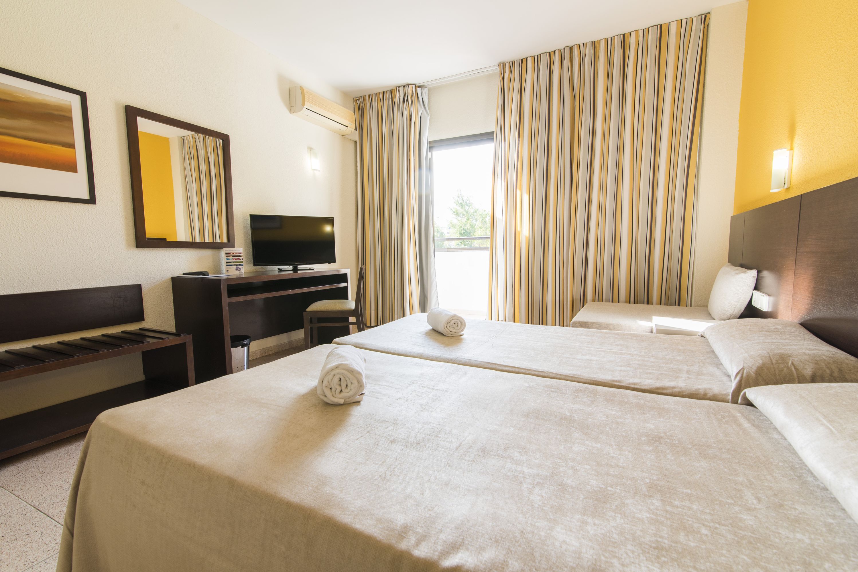 azuLine Hotel Mar Amantis & Mar Amantis II