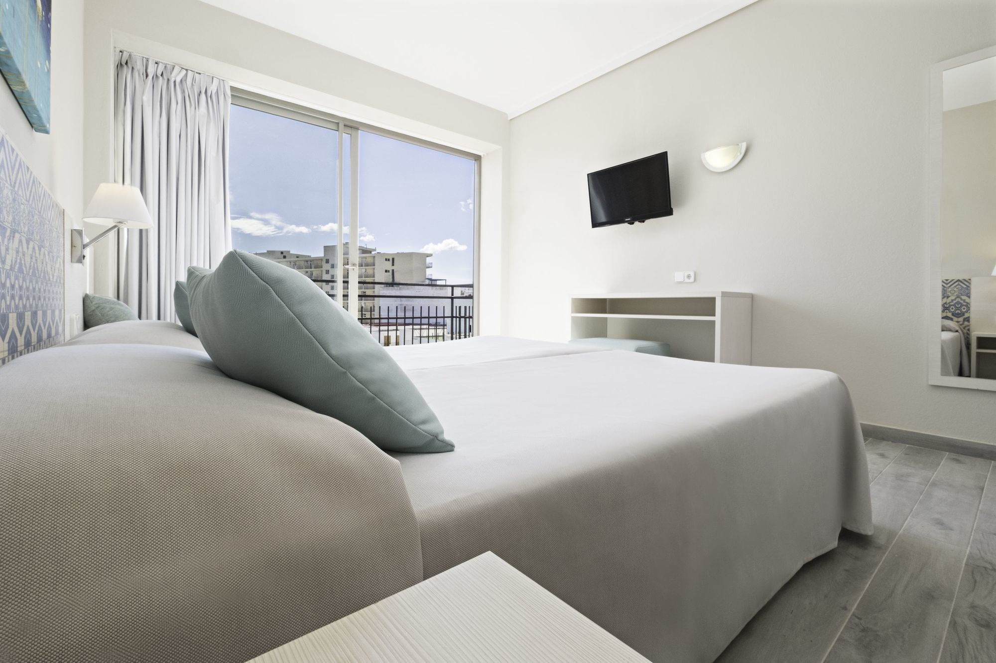 azuLine Hotel Llevant