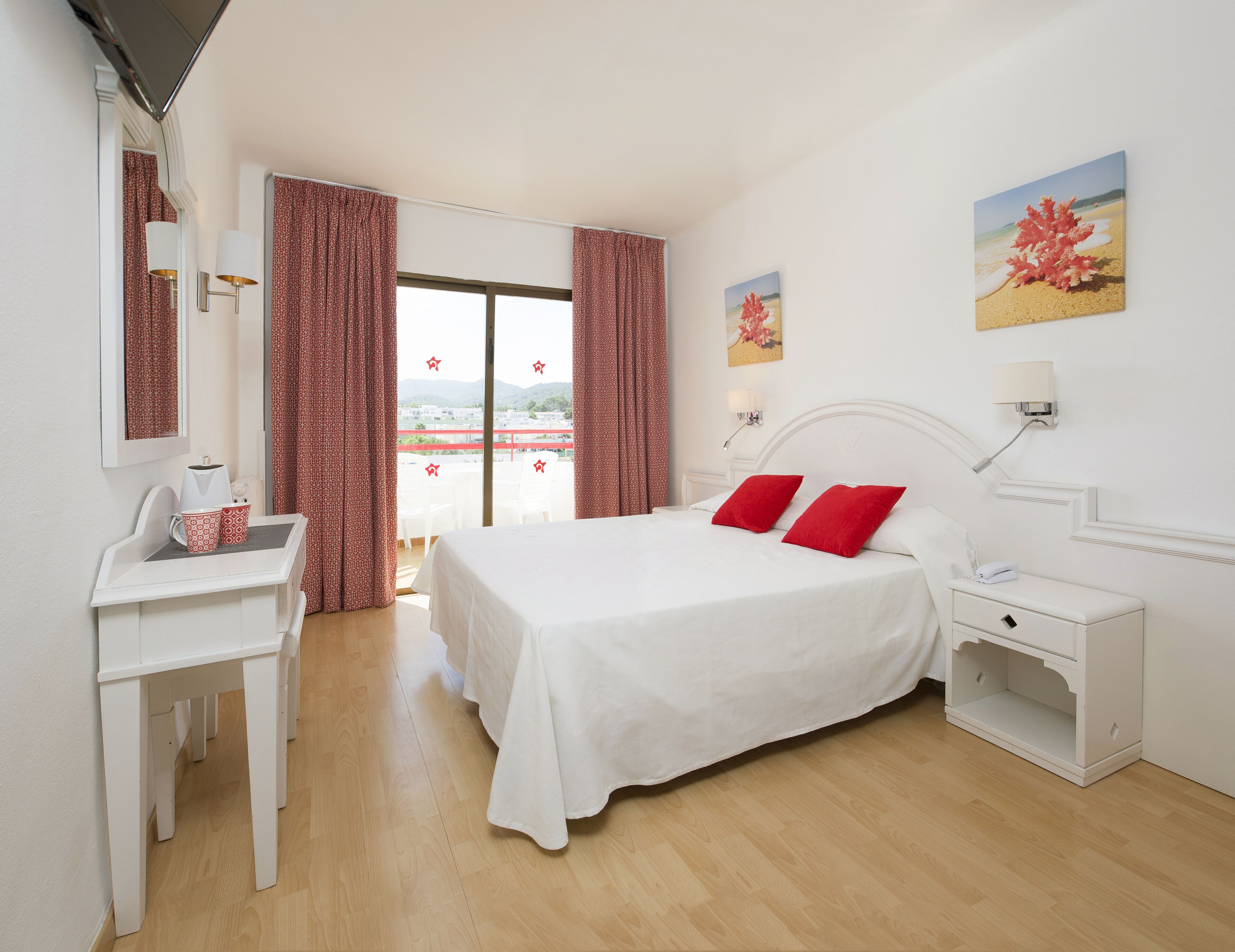 Coral Star Apartments