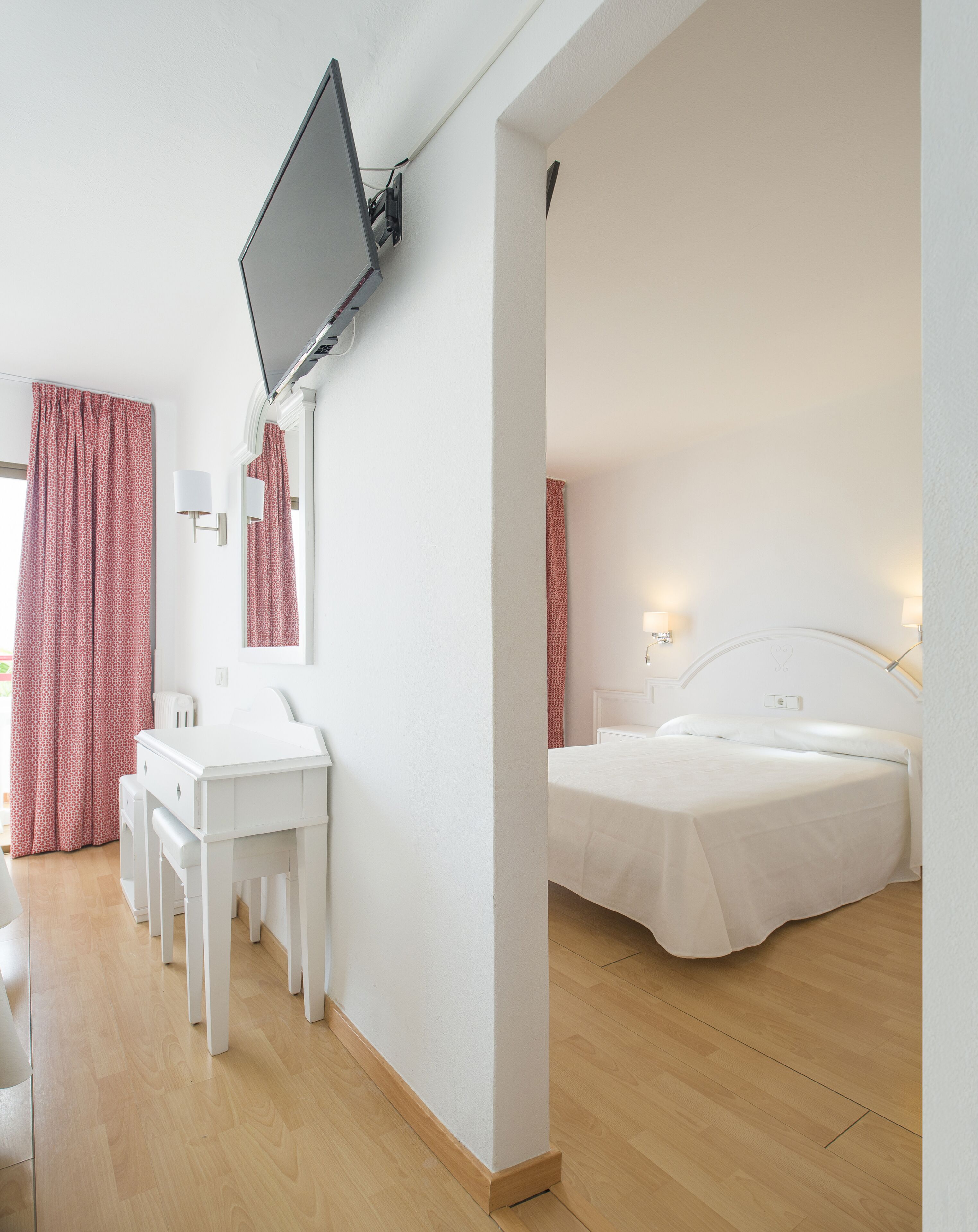 Coral Star Apartments