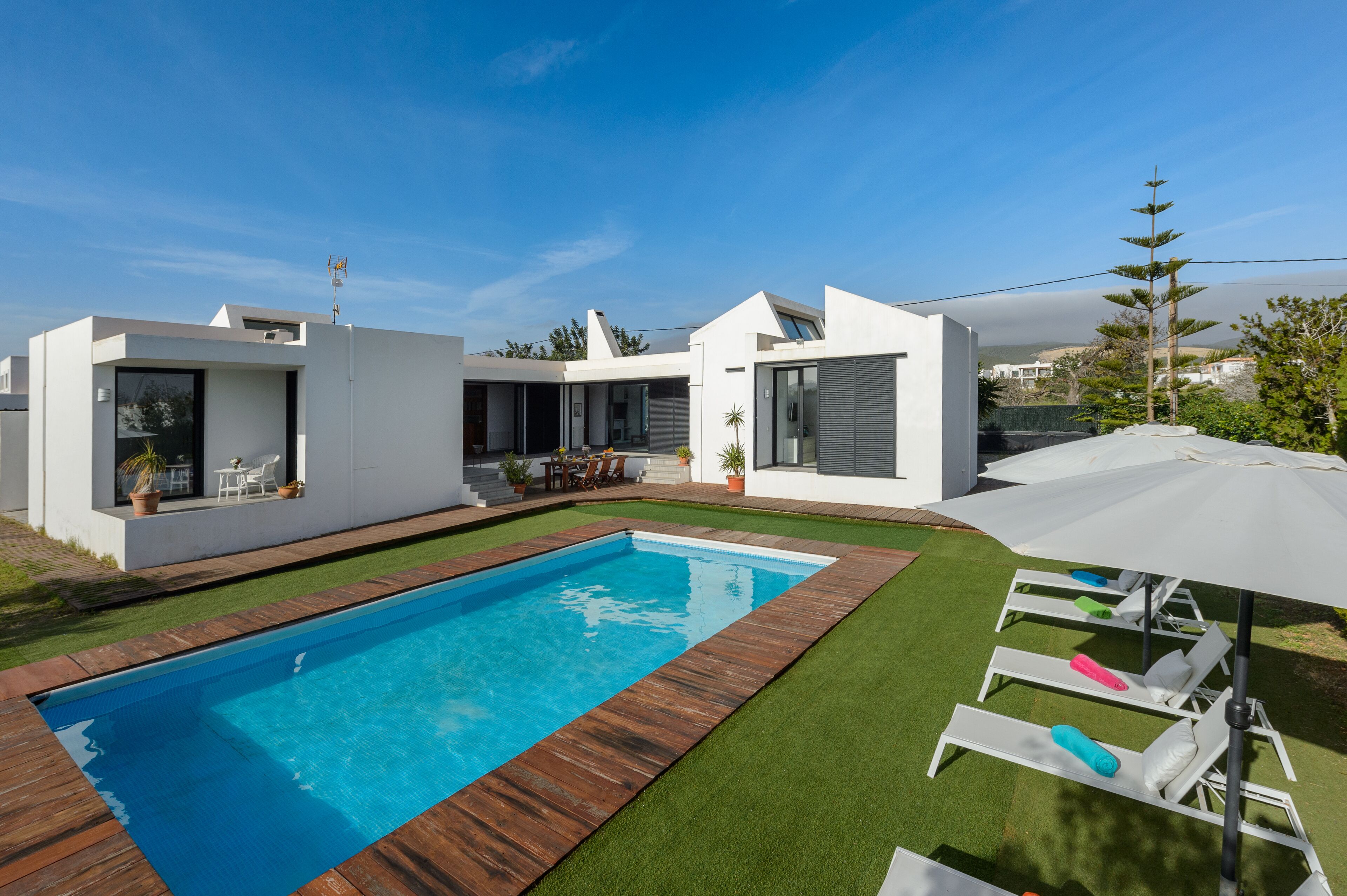 New! Villa Anur
