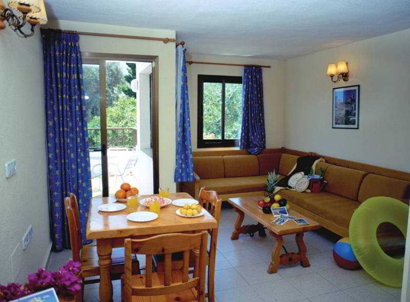 Apartamentos Casa Luis by Invisa