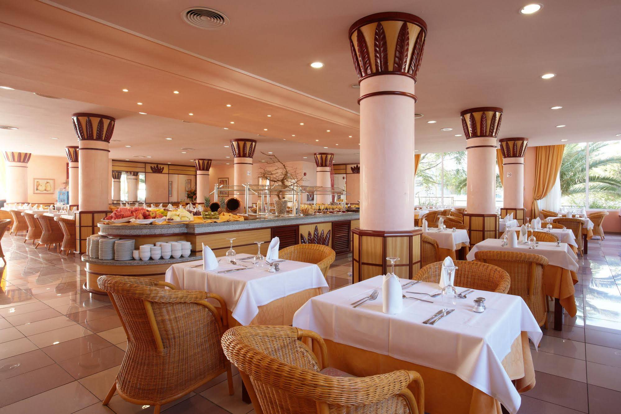 Grupotel Santa Eulària & Spa