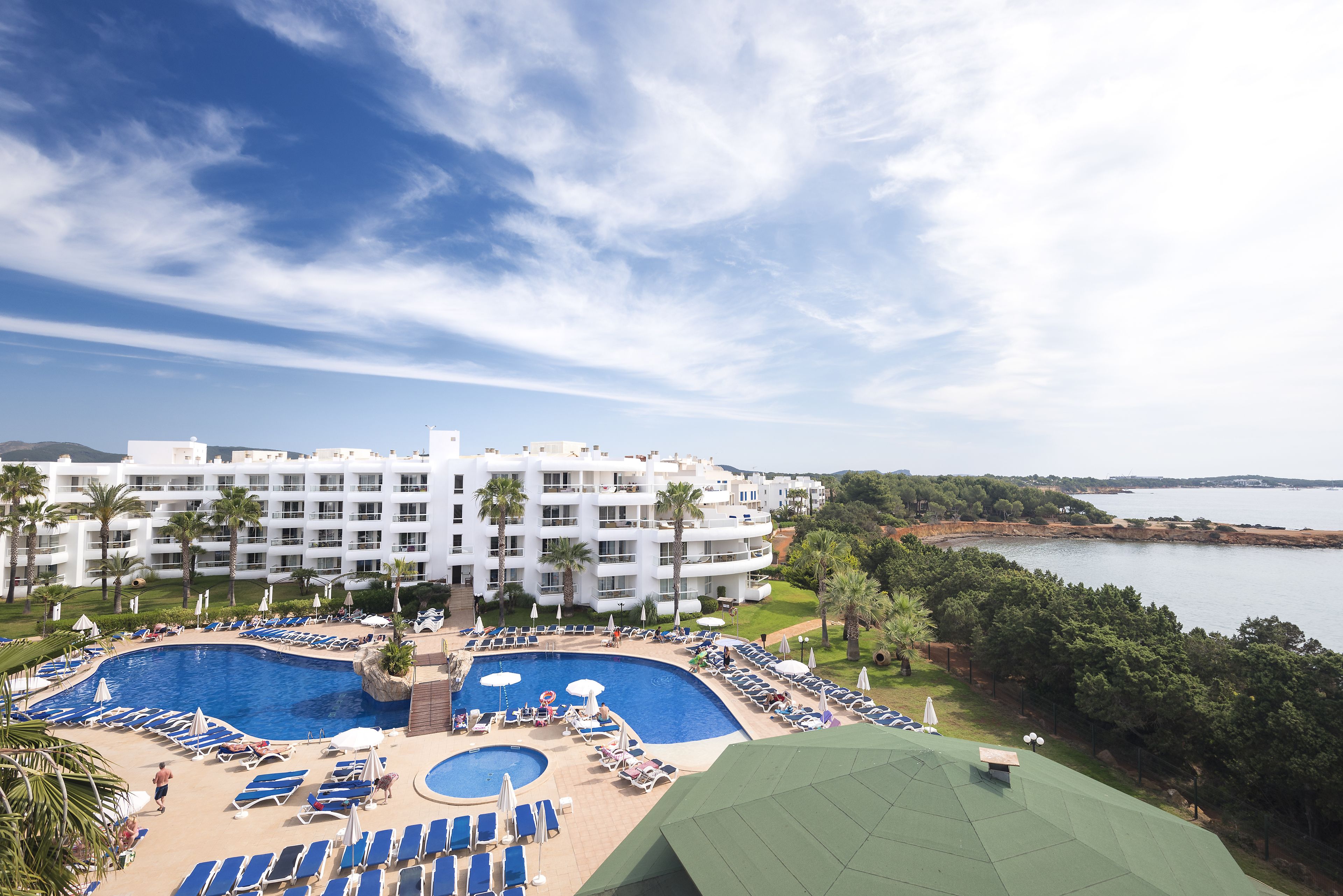 Tropic Garden Hotel & Apartments