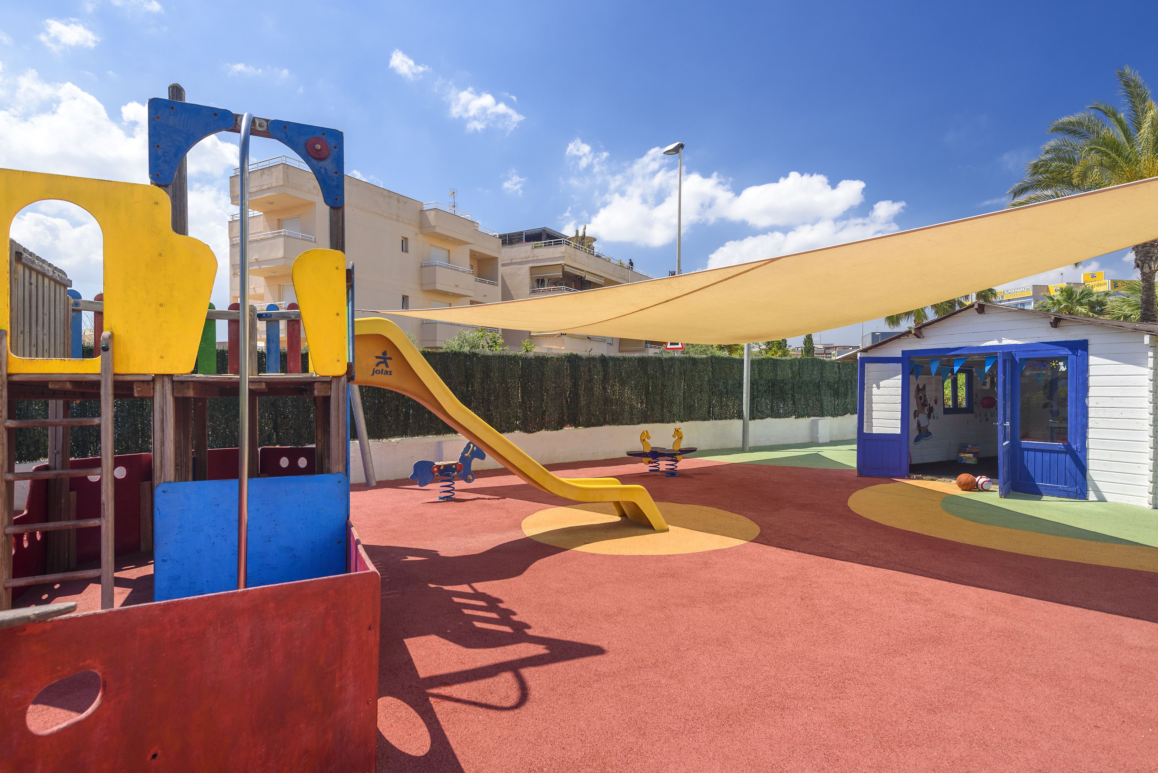 Tropic Garden Hotel & Apartments