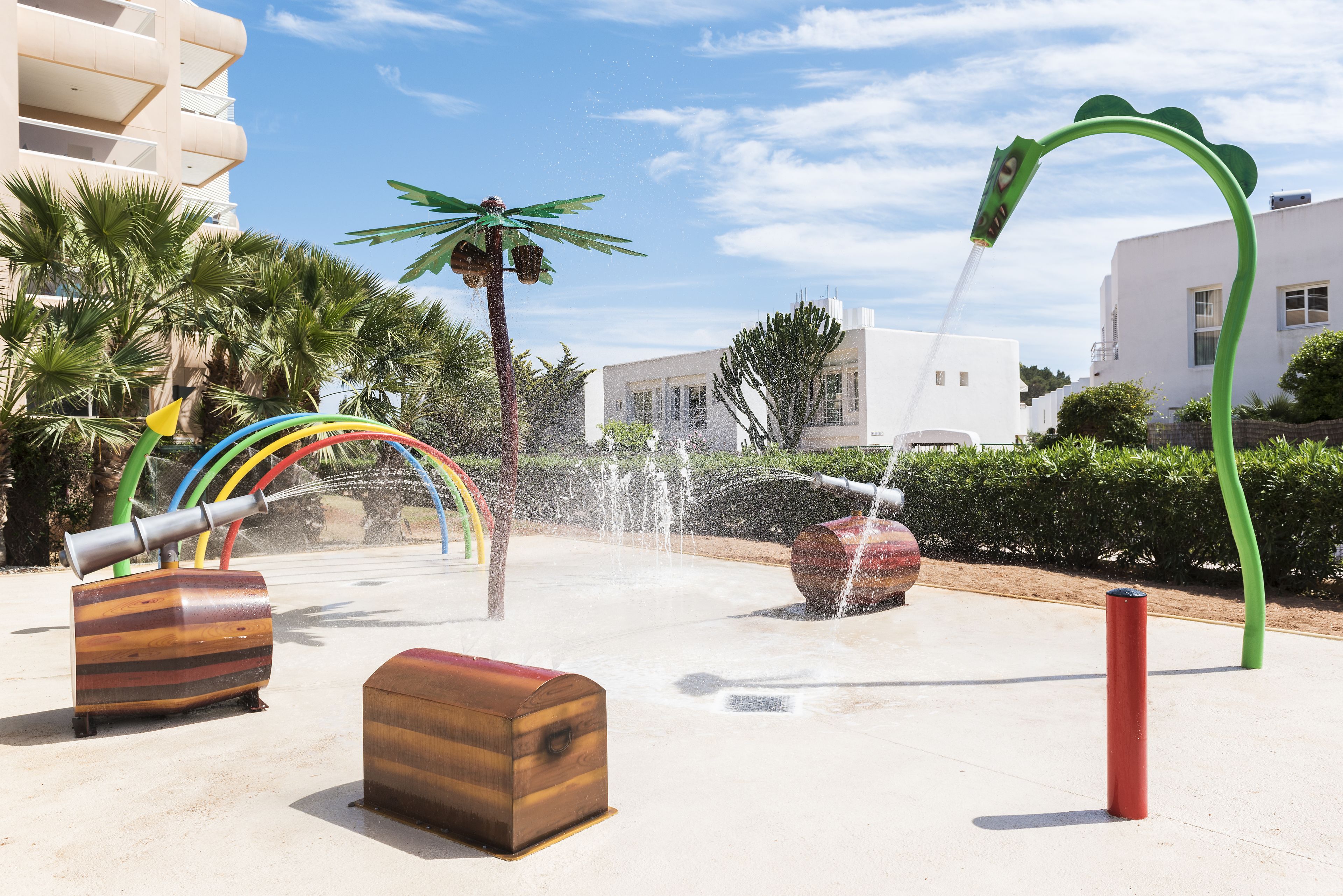 Tropic Garden Hotel & Apartments