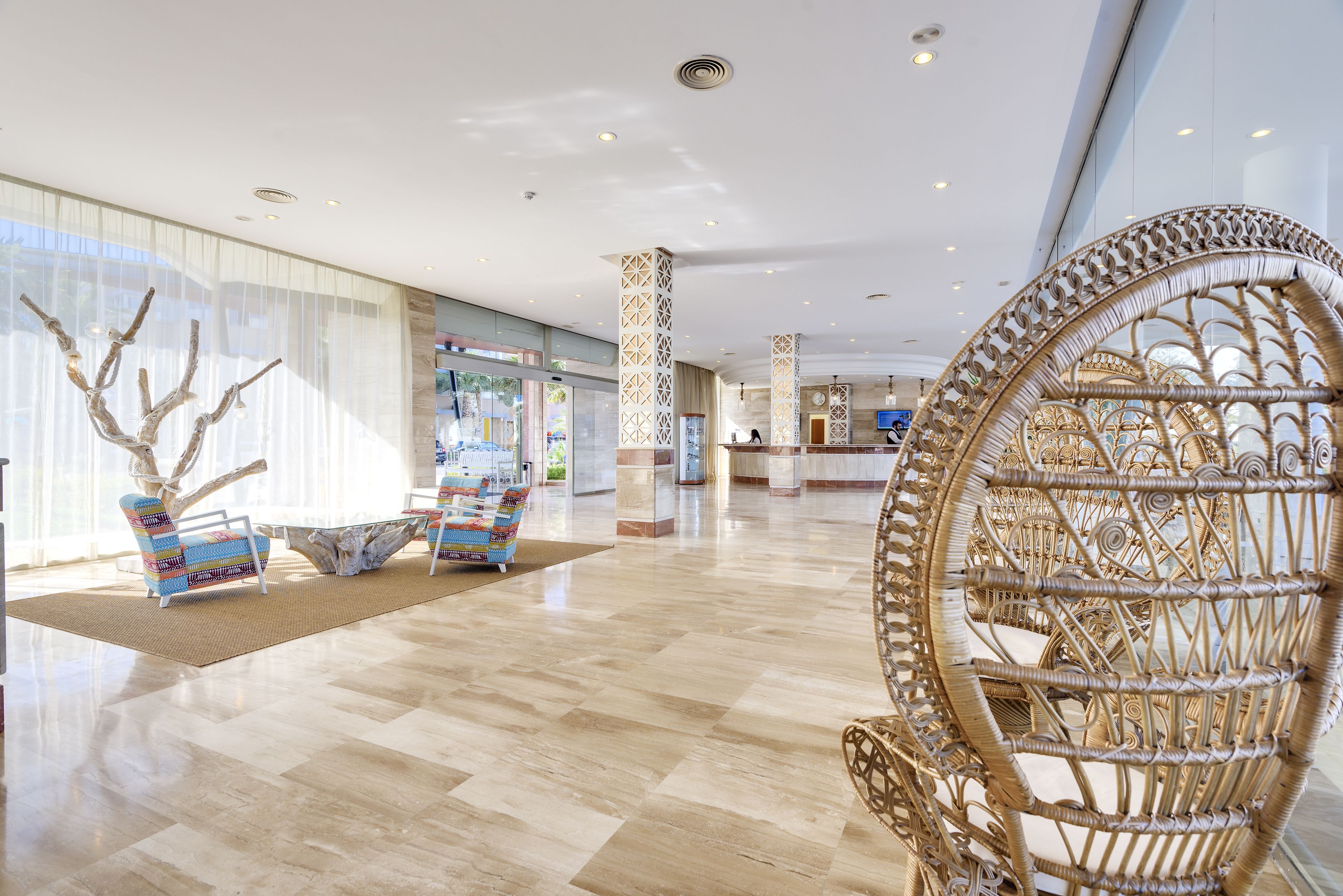 Tropic Garden Hotel & Apartments