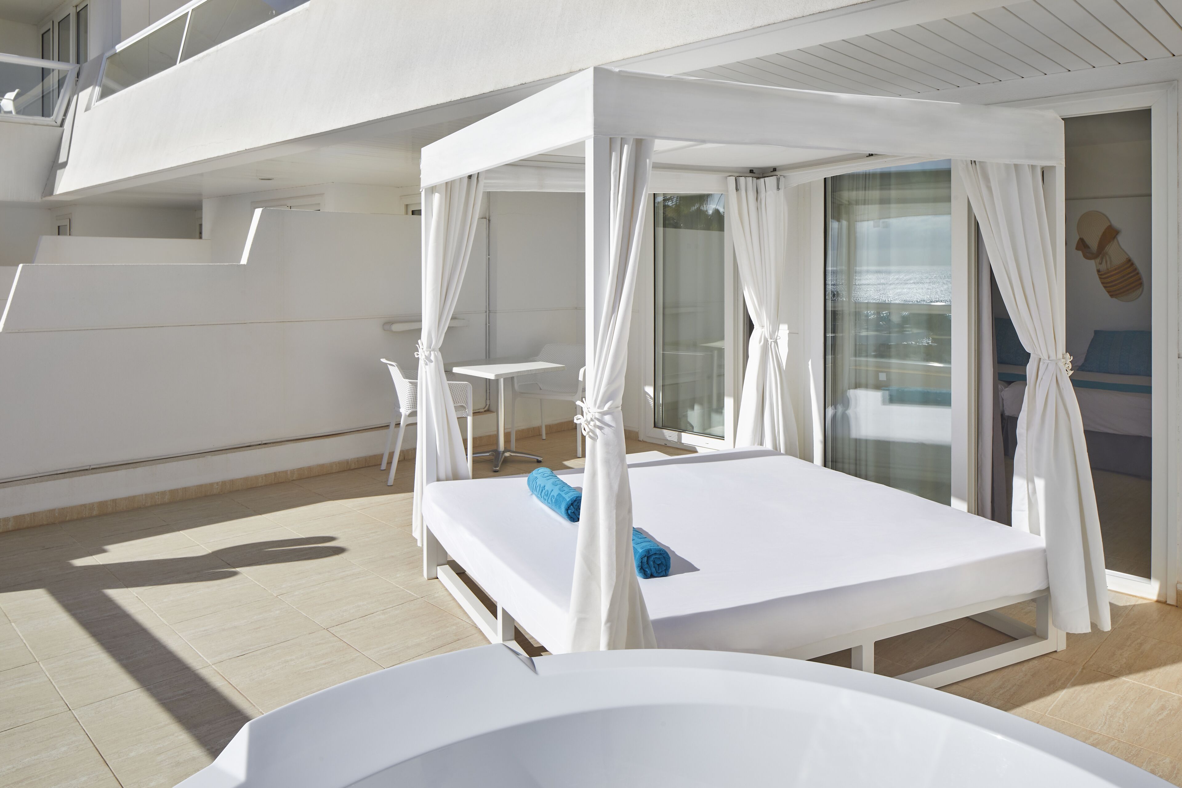 Tropic Garden Hotel & Apartments