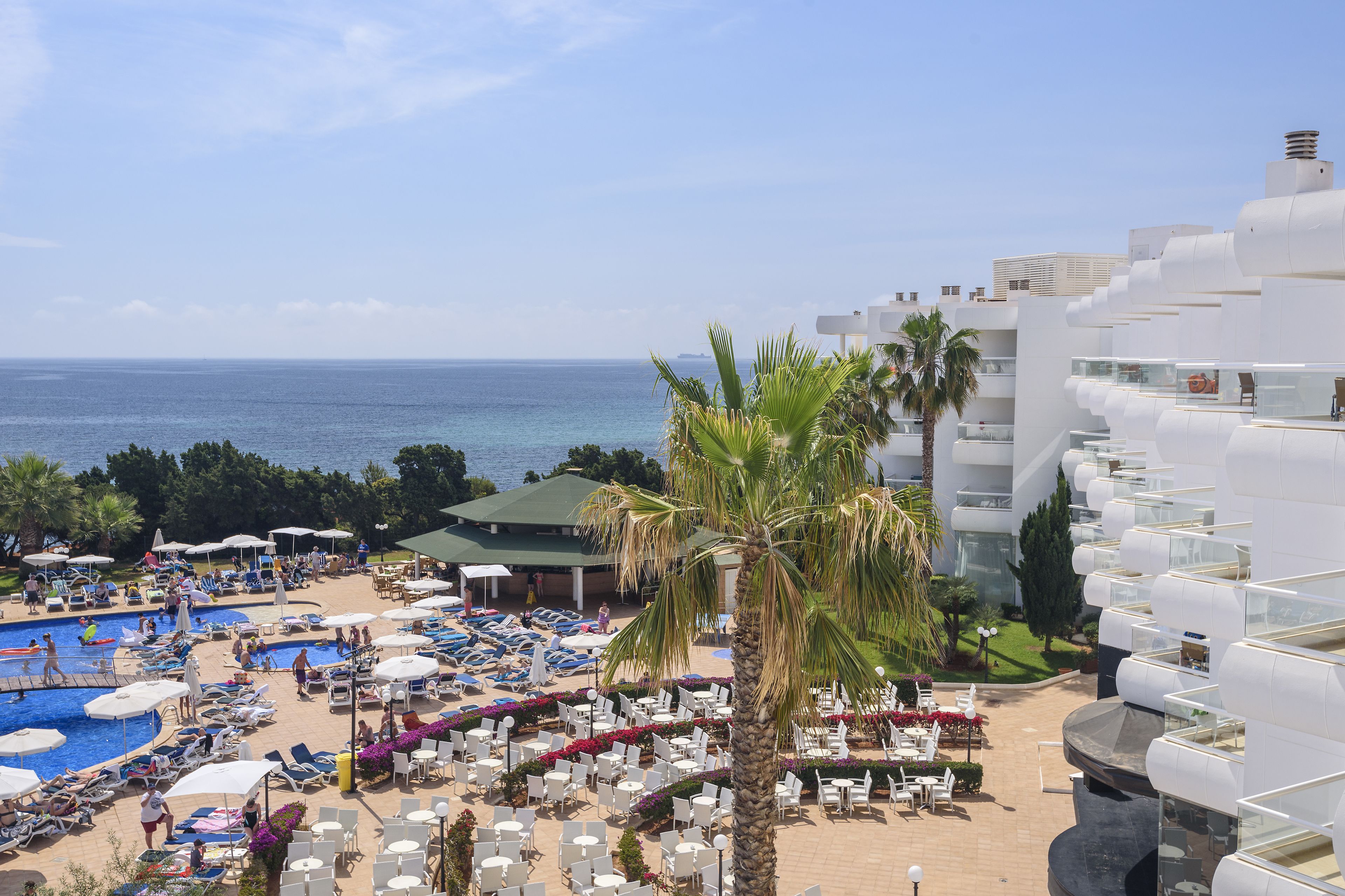 Tropic Garden Hotel & Apartments