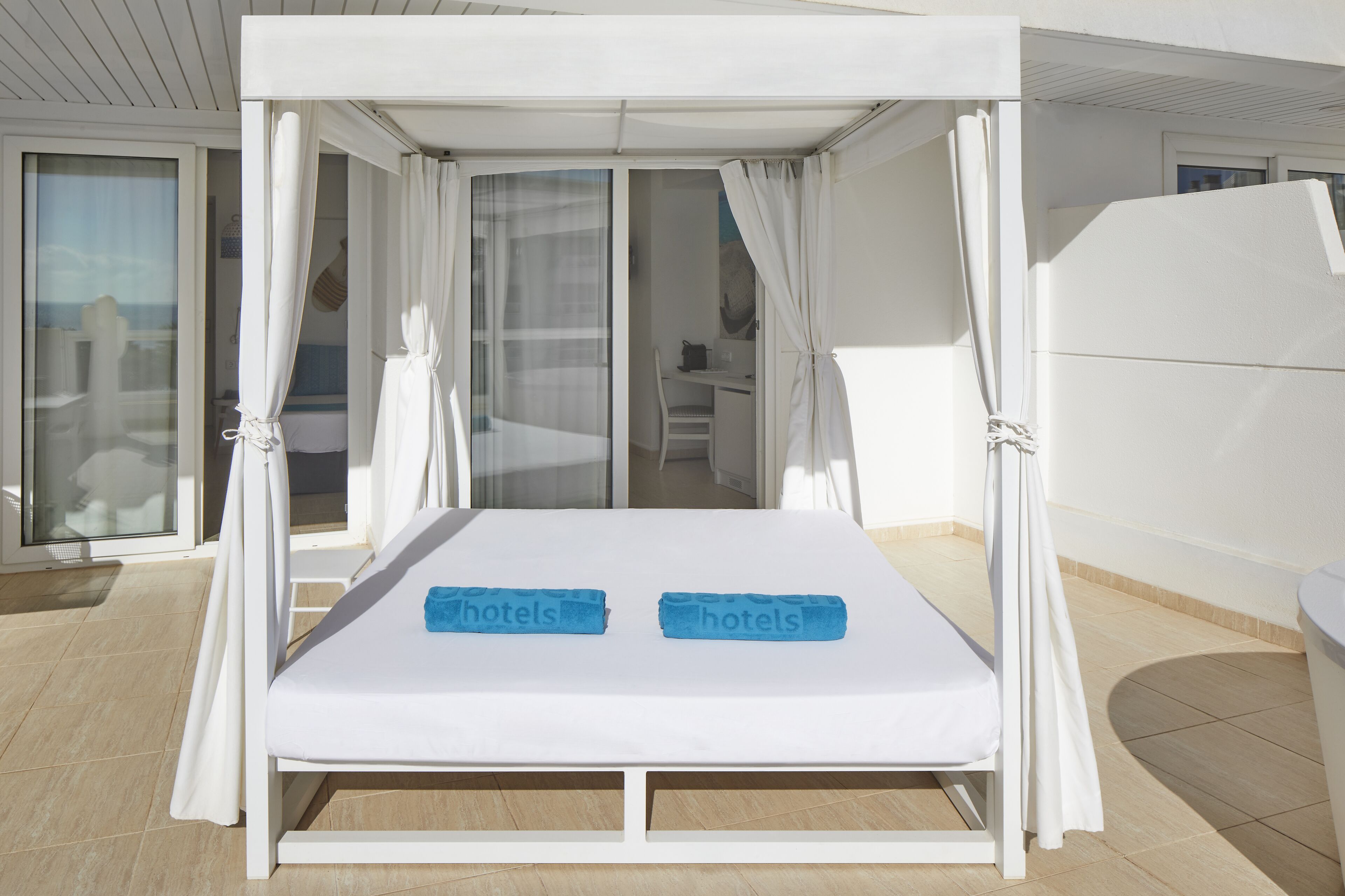 Tropic Garden Hotel & Apartments