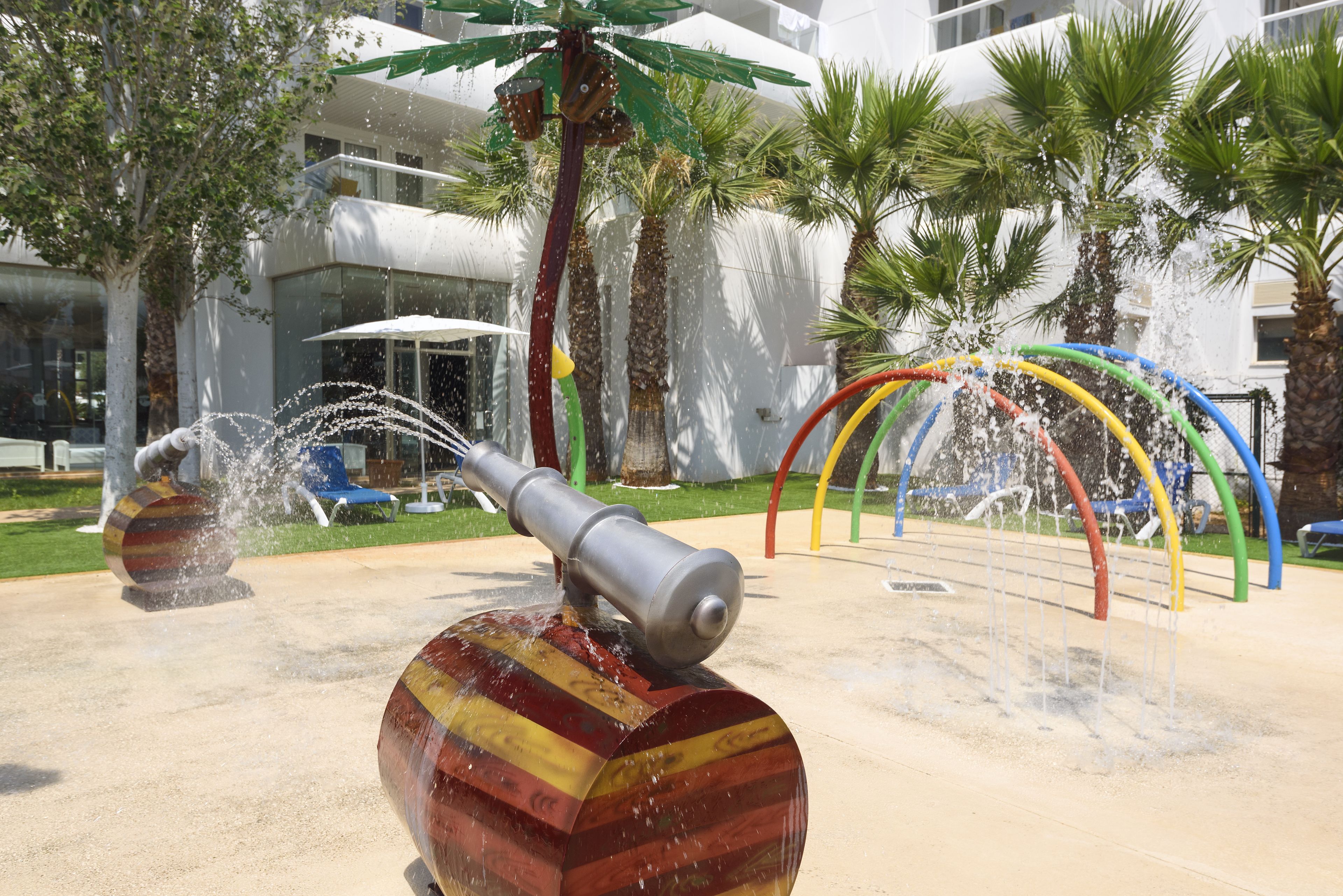 Tropic Garden Hotel & Apartments