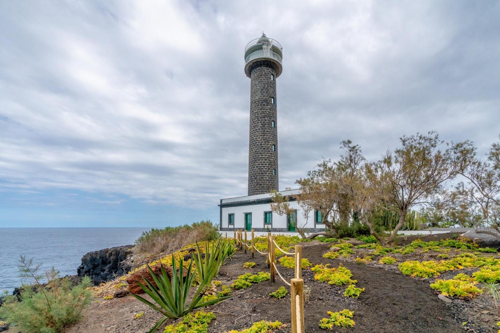 Faro Punta Cumplida