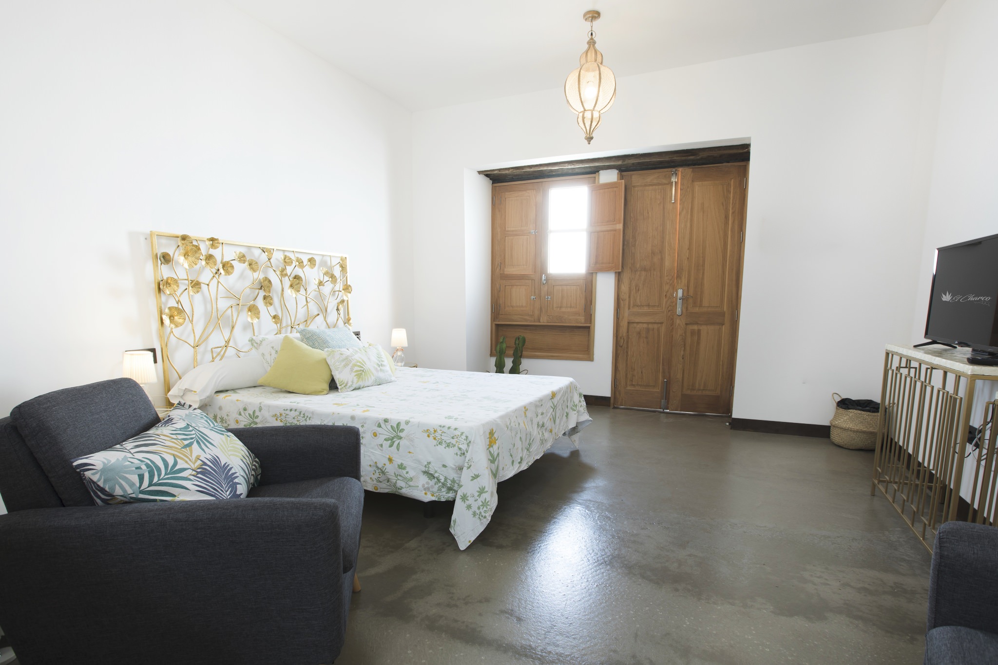 El Charco Suites