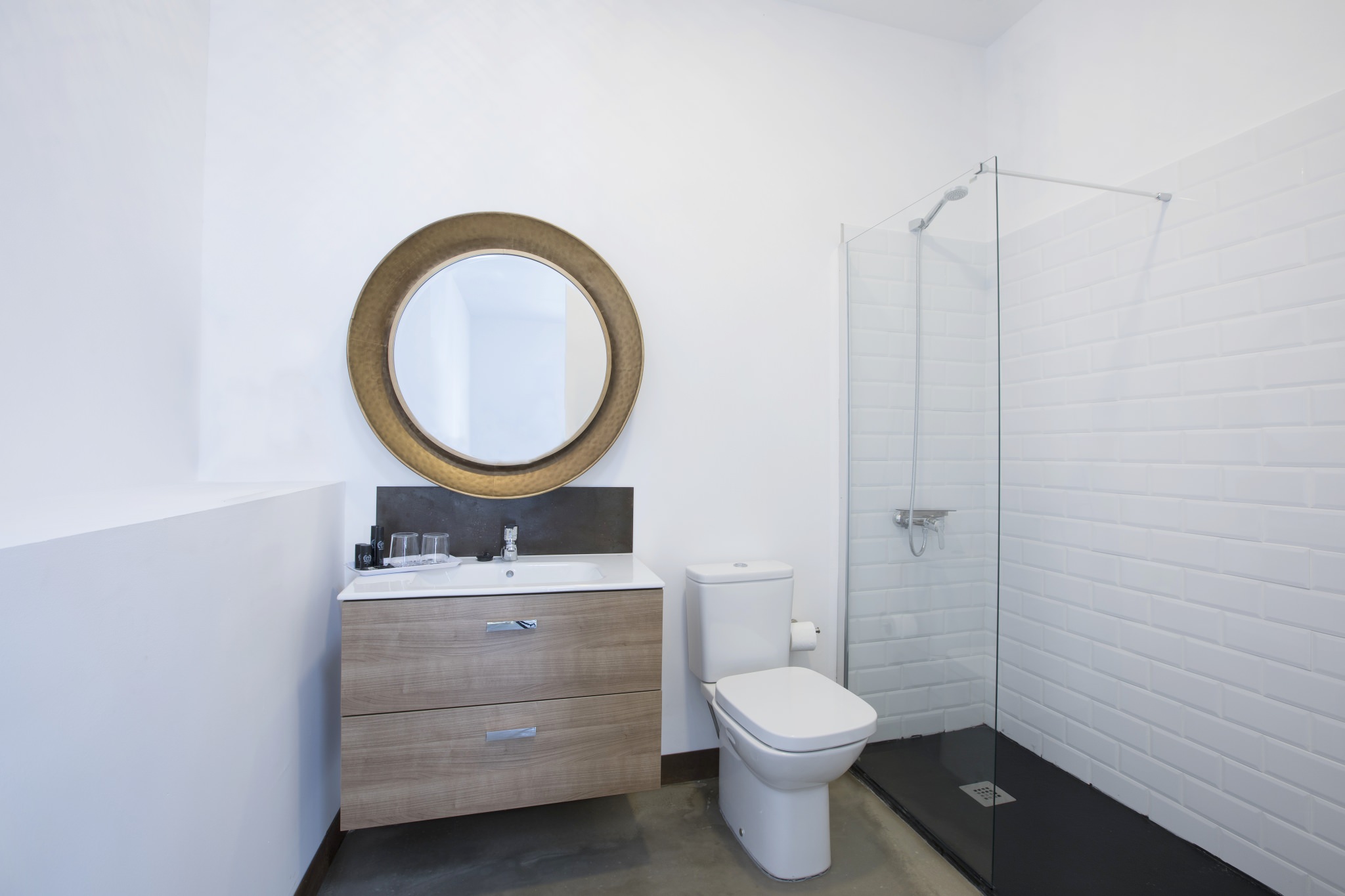 El Charco Suites