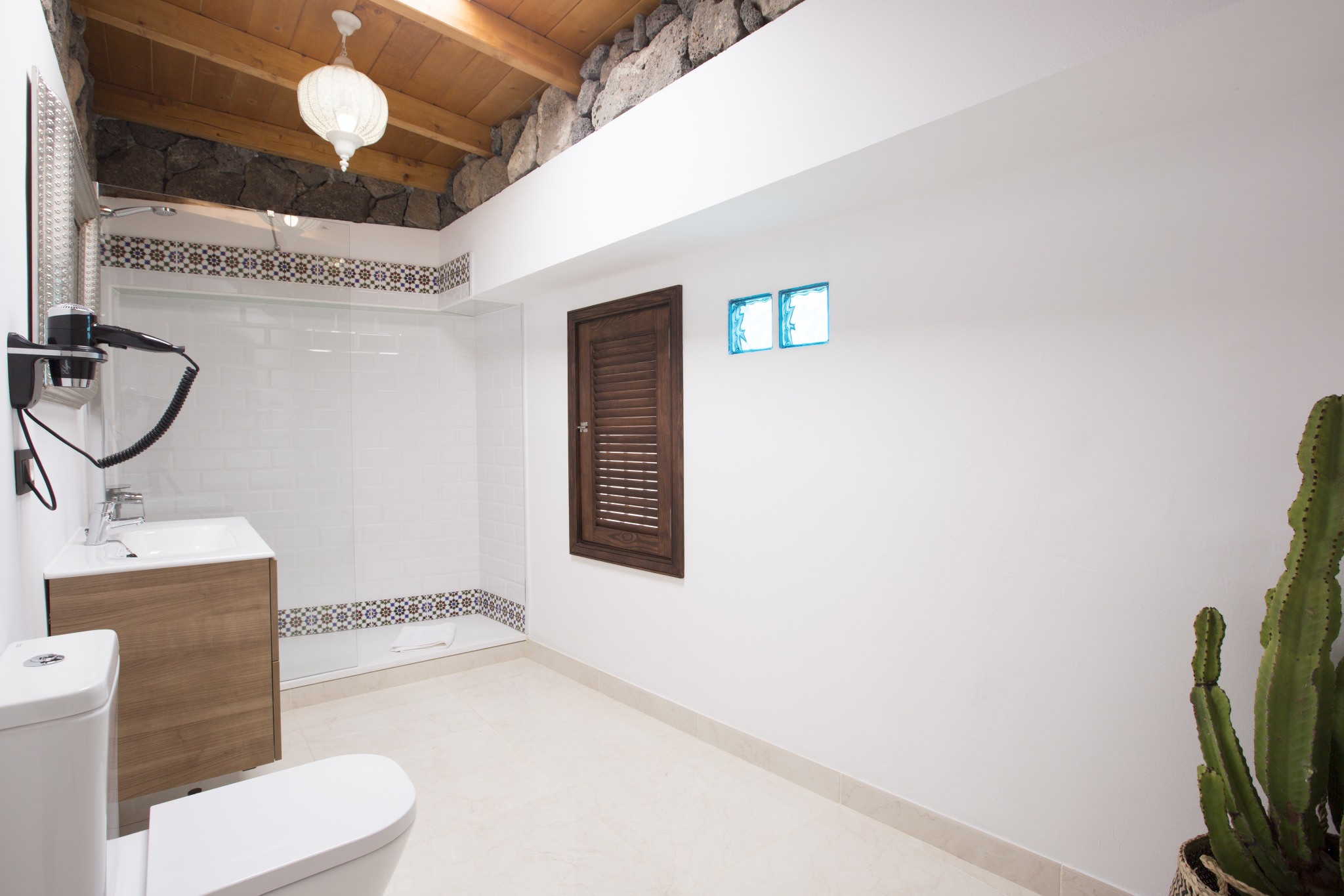 El Charco Suites