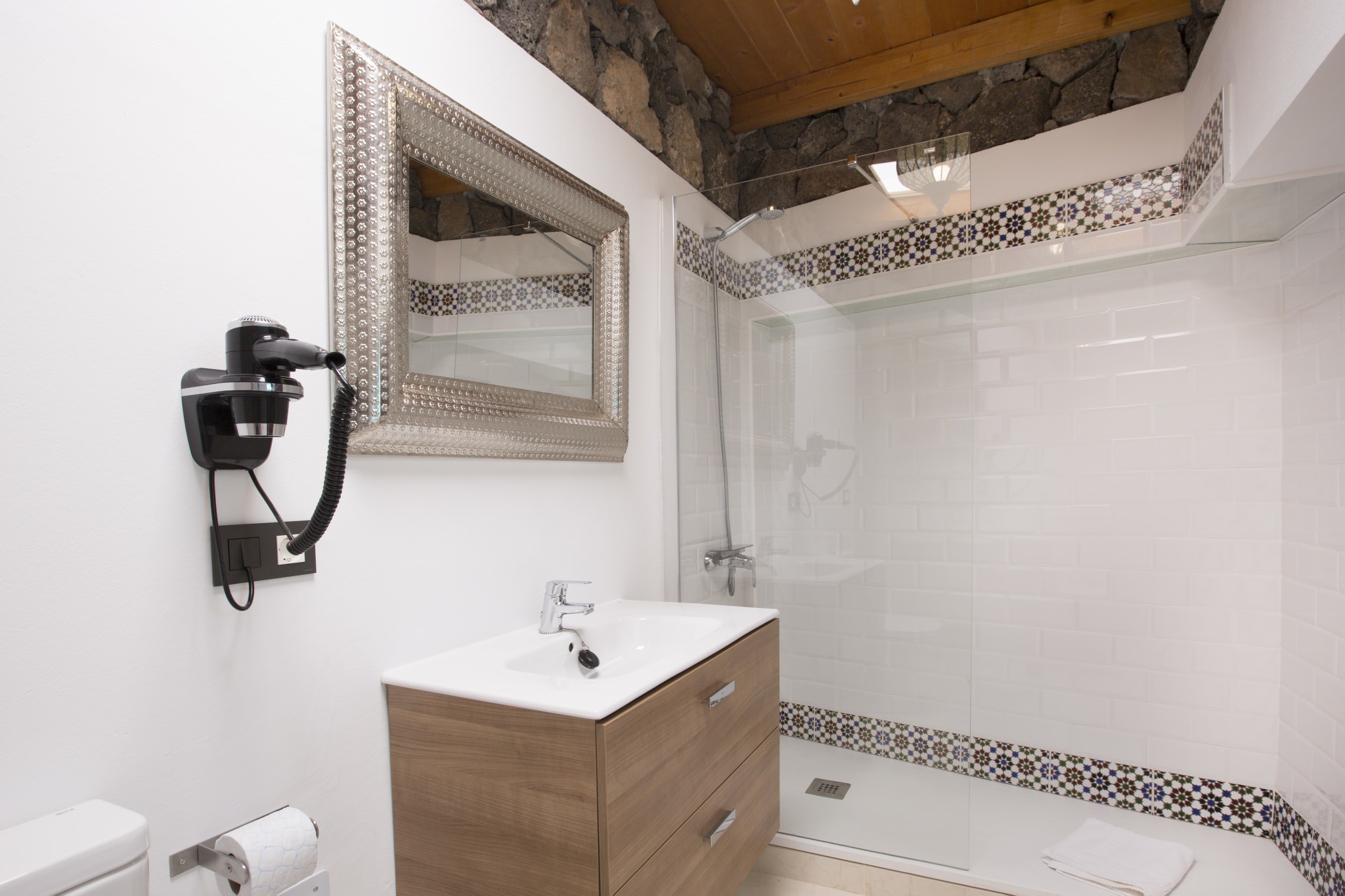 El Charco Suites
