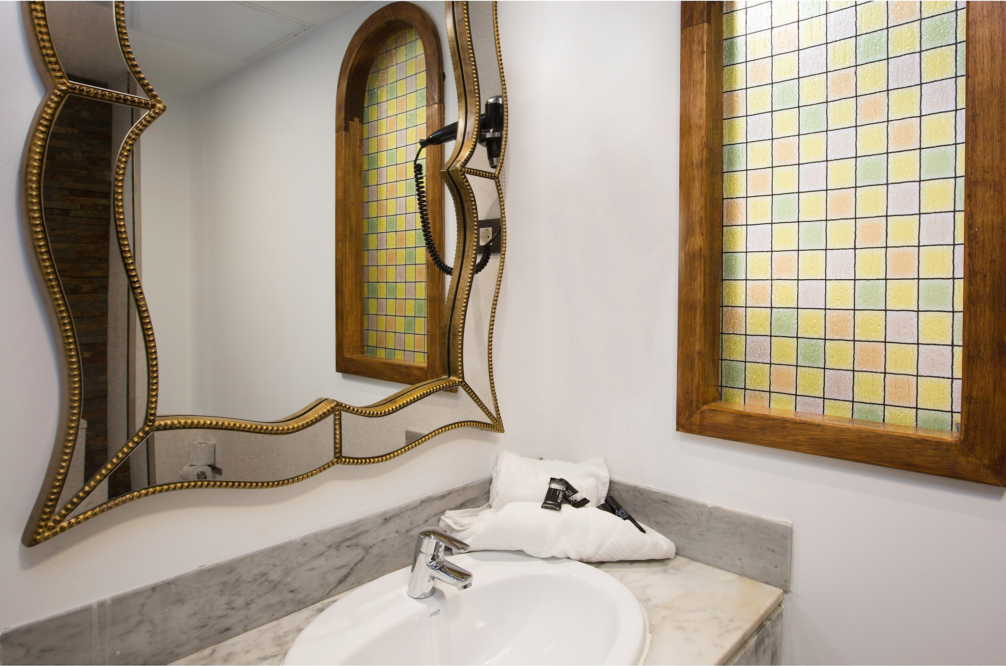 El Charco Suites