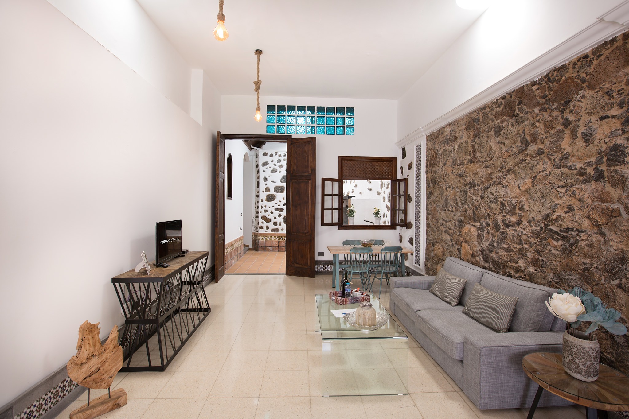 El Charco Suites