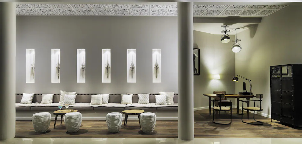 H10 White Suites